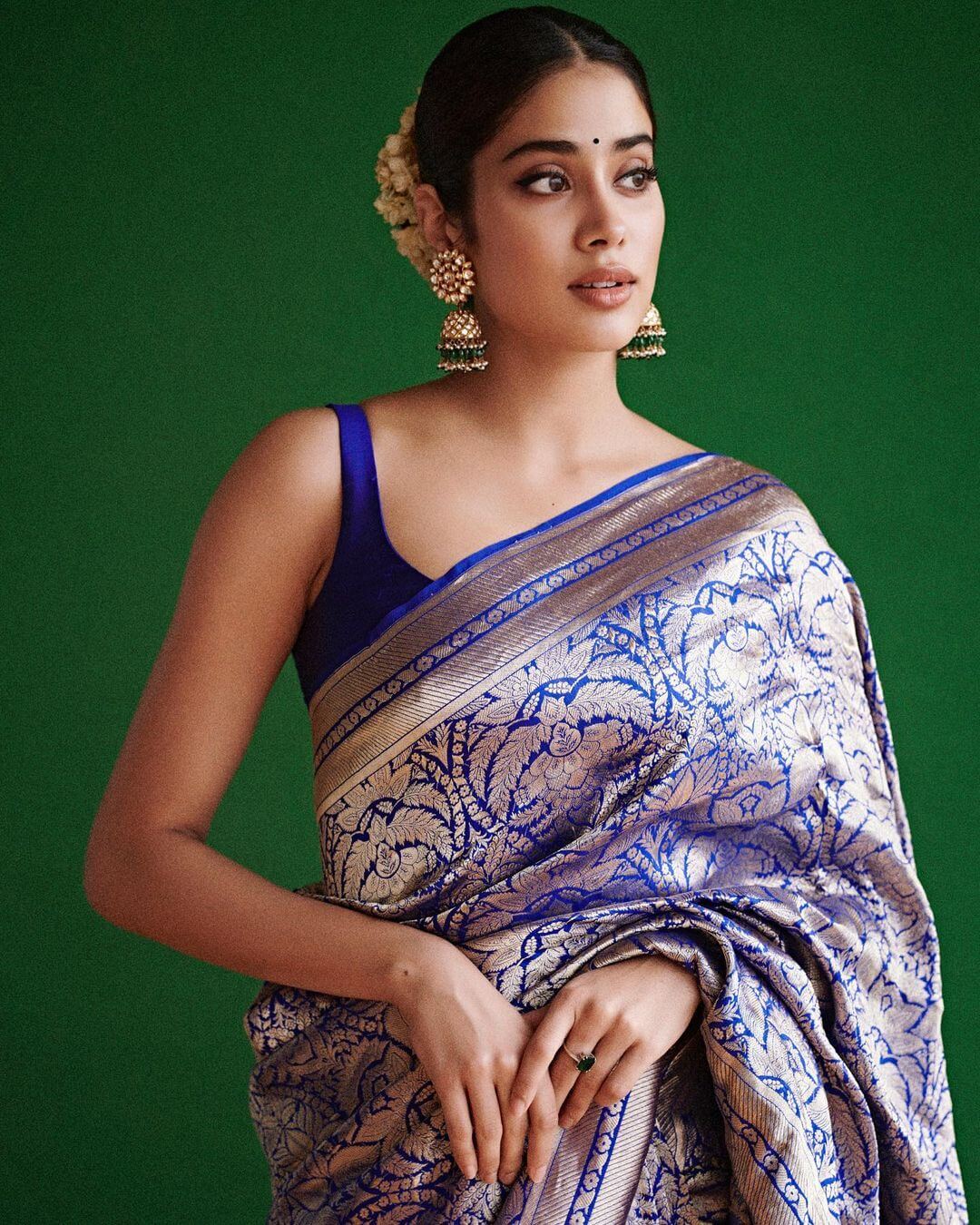 Janhvi Kapoor's Magnificent Traditional Look