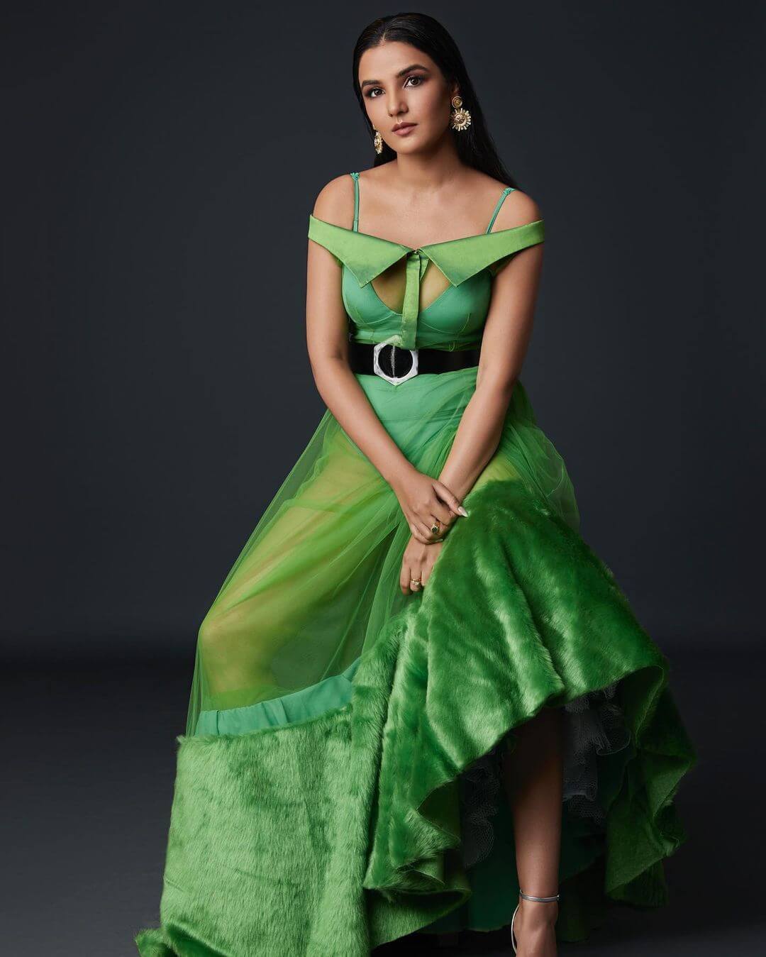 Jasmin Bhasin Sophisticated & Sexy Look In Green Dress