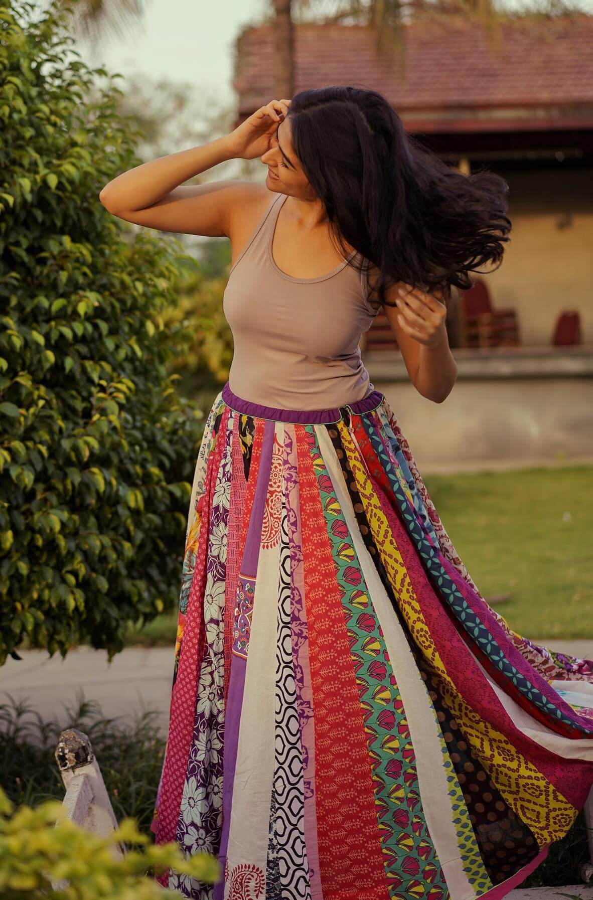 Pallak Lalwani Look Pretty In Multi-Colour Printed Long Skirt With Lavender Tank Top