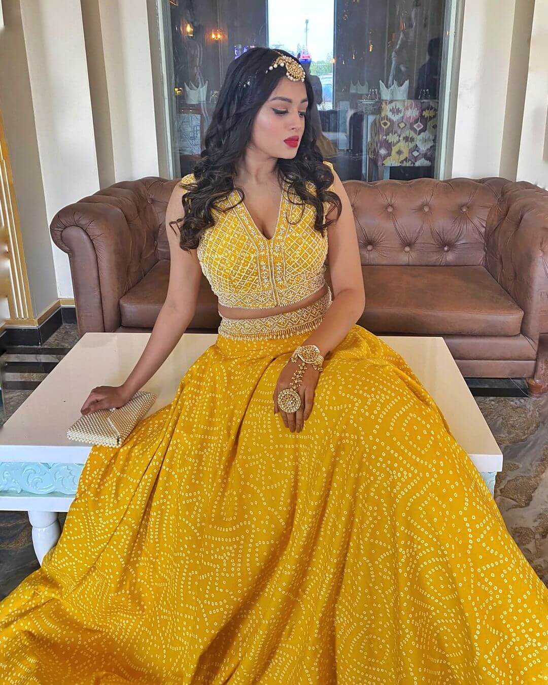 Samiksha Jaiswal Perfect Haldi ready Look In Yellow Bandhani Lehenga