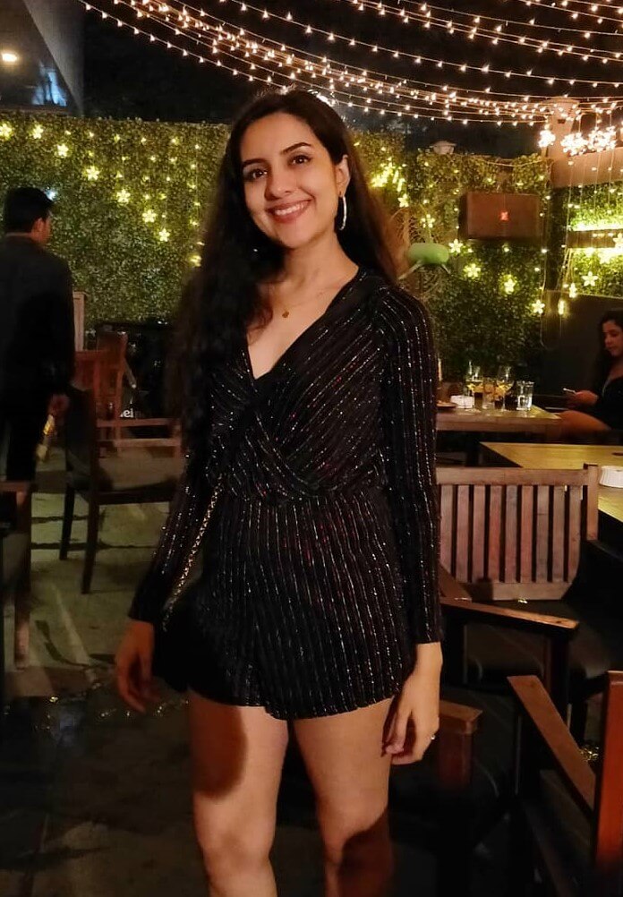 Singer Utsavi In Black Glittery V-Neckline Short Dress Perfect Date Night Look