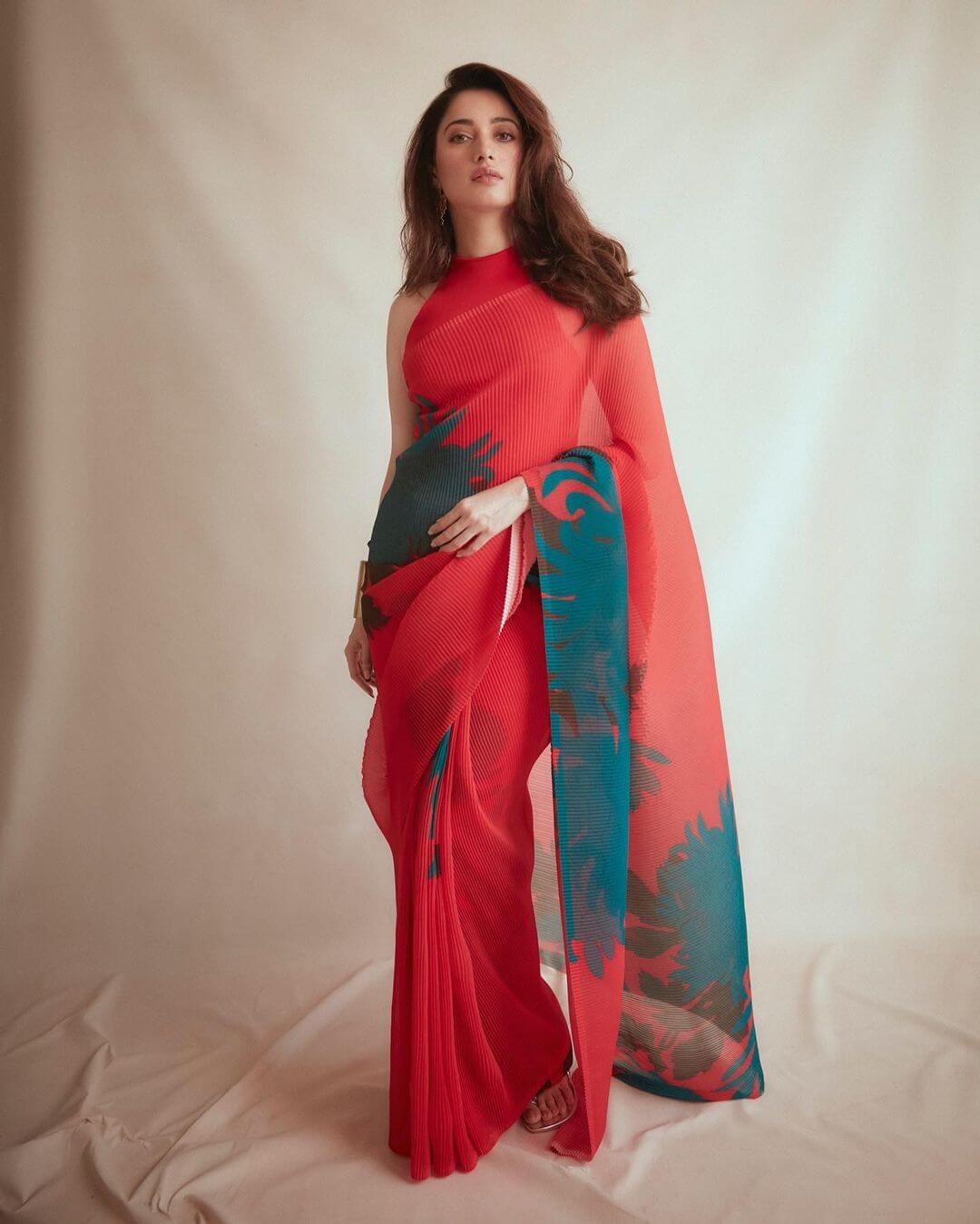Tamanna Bhatia's Stunning Look in a Pleated Saree