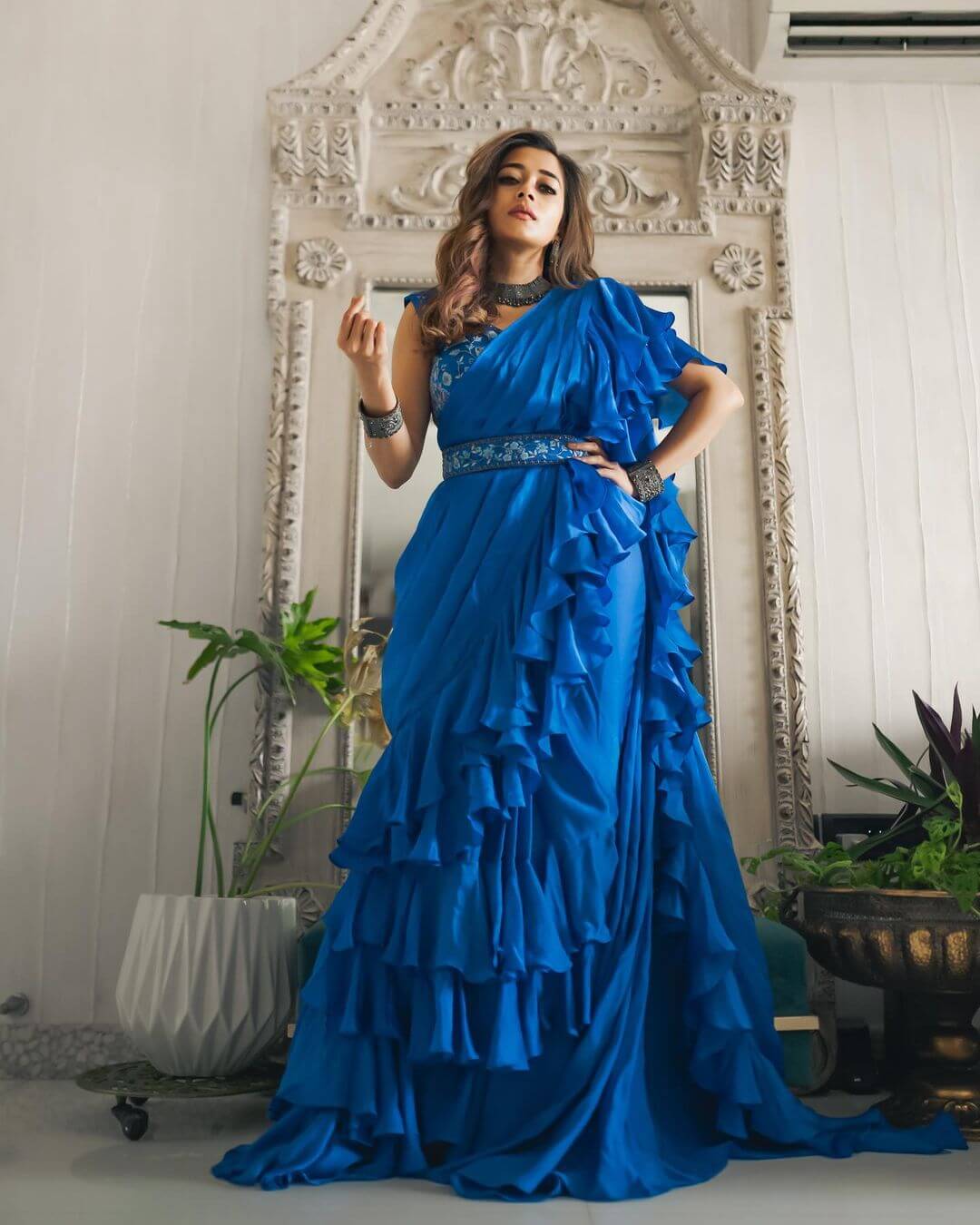 Tina Datta Rocks the Modern Woman Look in a Blue Saree
