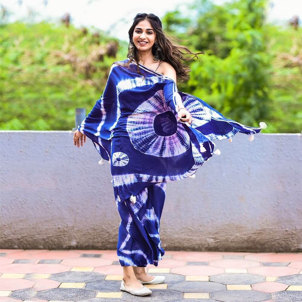 Vidhi Pandya Sets Bloomy Vibes In Blue Tie & Dye Off Shoulder Kurta Set