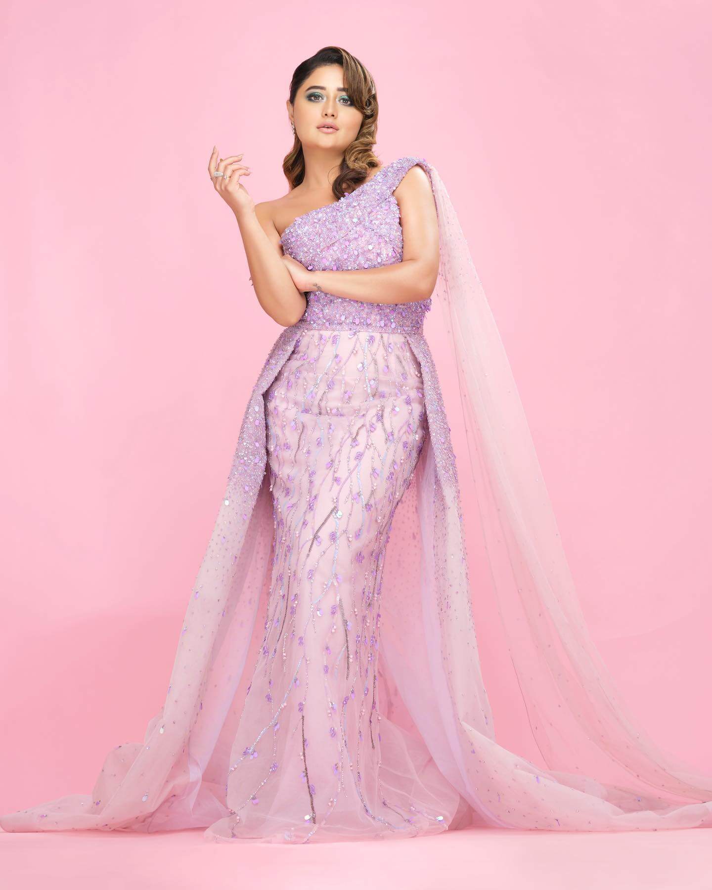 Big Boss 13 Fame Rashami Desai Princess Look In Light Purple Embellished Mermaid Gown