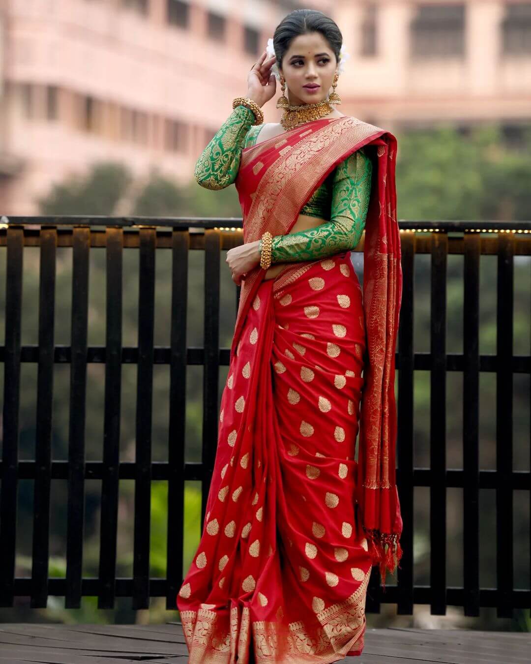 Diva Amrita Halder In Traditional Red Silk Saree With Green Full Sleeves Blouse & Heavy Gold Jewellery Looks Royal