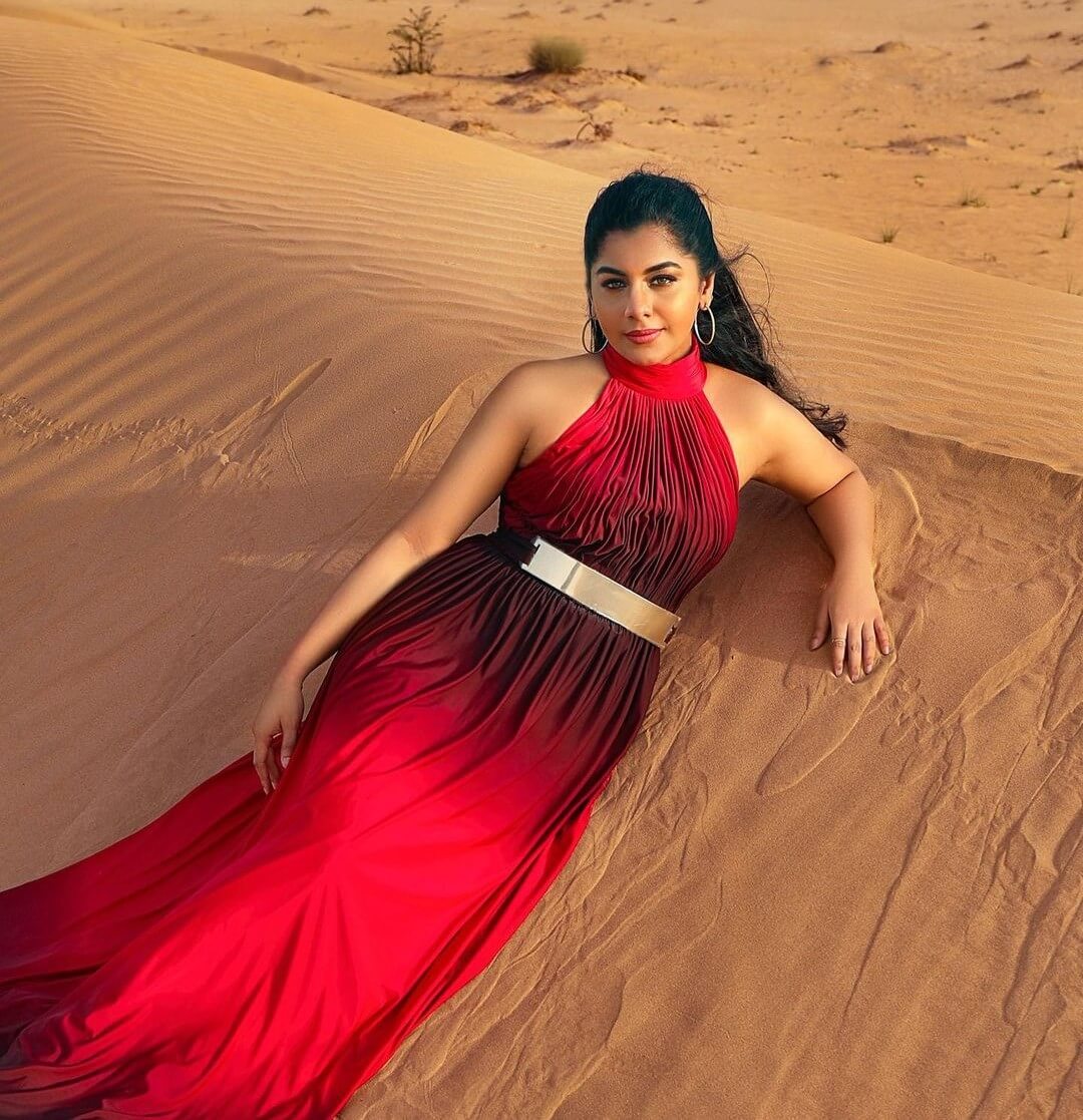 Meera Nandan Chilling In Desert In Sorching Red Halter Neck Long Maxi Dress With A Waist Belt To Style Glamorous Western & Traditional Outfits & Looks