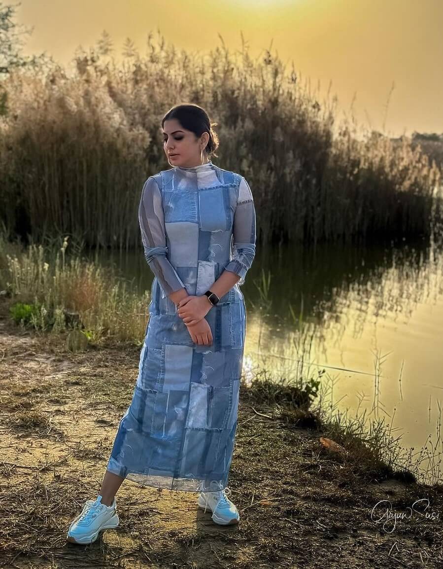 Meera Nandan In Blue Tones Full Neck Pattern Long Body Hugging Dress With Paired Of White Sports Shoes Glamorous Western & Traditional Outfits & Looks