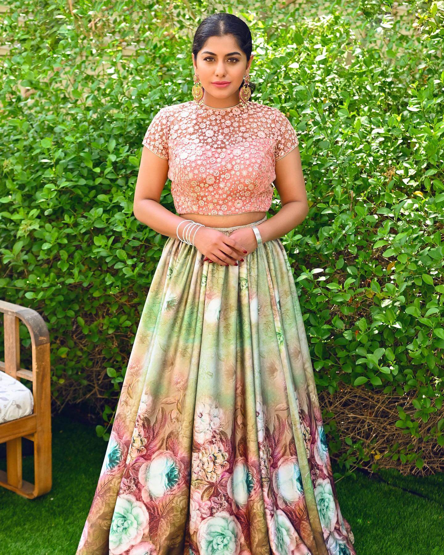 Meera Nandan In Classy Pastel Pink Embroidered Crop Top With Printed Green Skirt 
