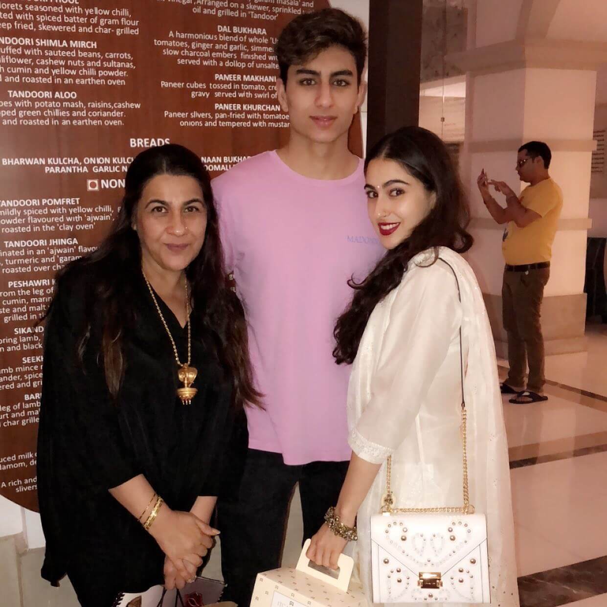 Sara Ali Khan Along With Her Mother and Brother