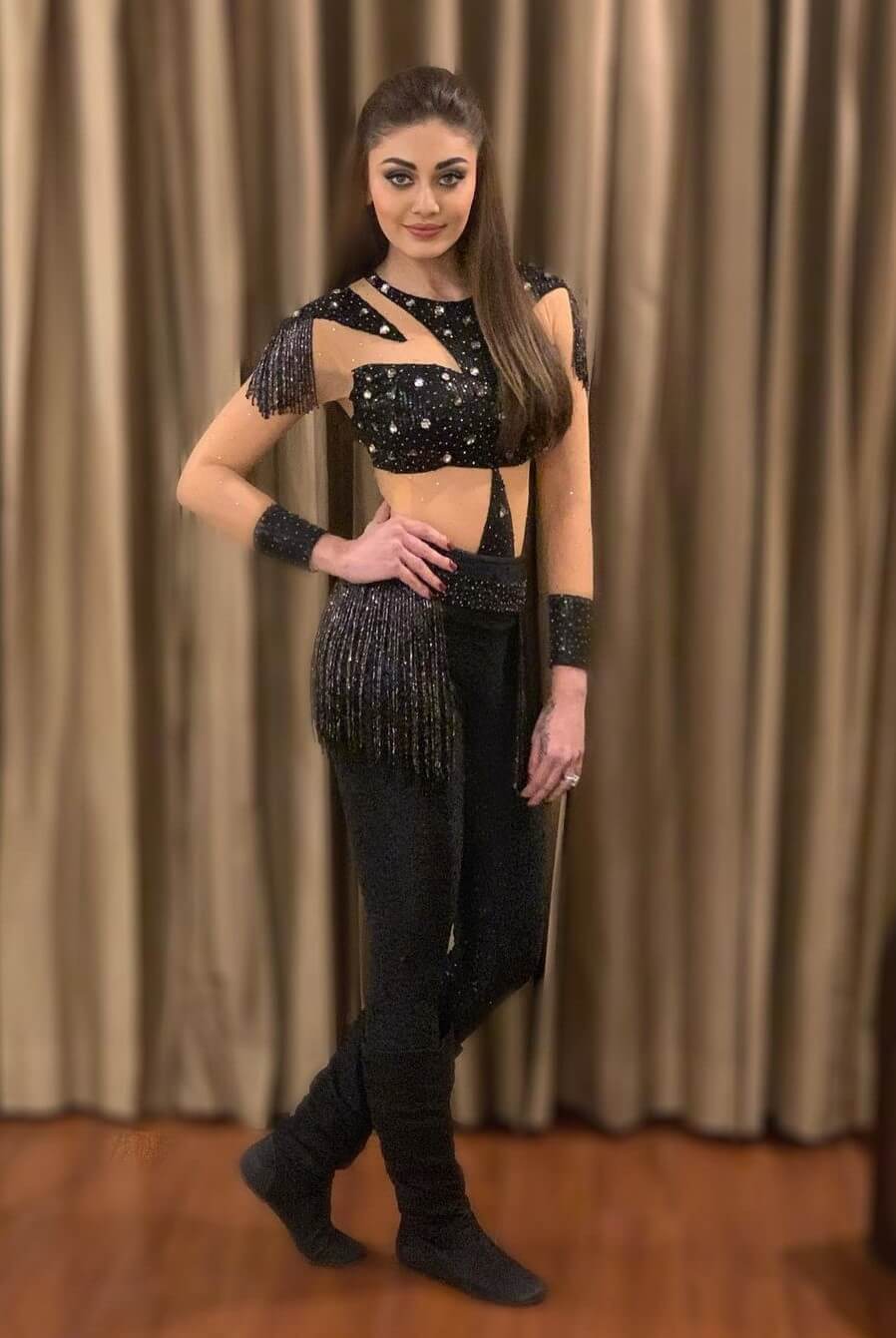 Shefali Jariwala Set Stage On Fire In Her Black Sexy Dress
