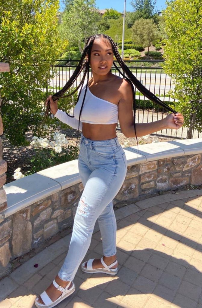 Parker McKenna Posey - Outfits, Accessories, Hairstyles and Looks - K4 ...