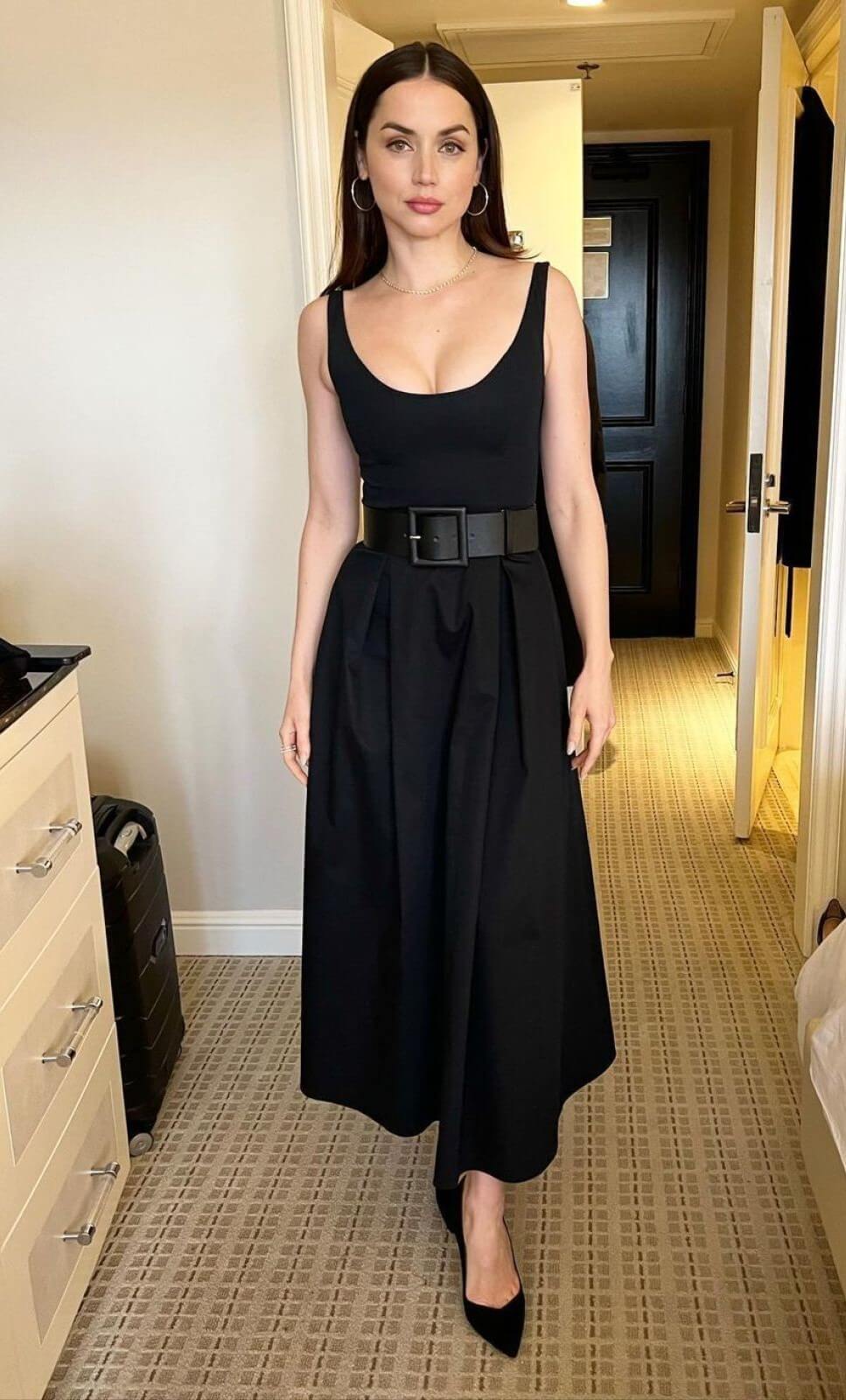 Ana de Armas  In Black Long Dress With Wide Waist Belt Outfits