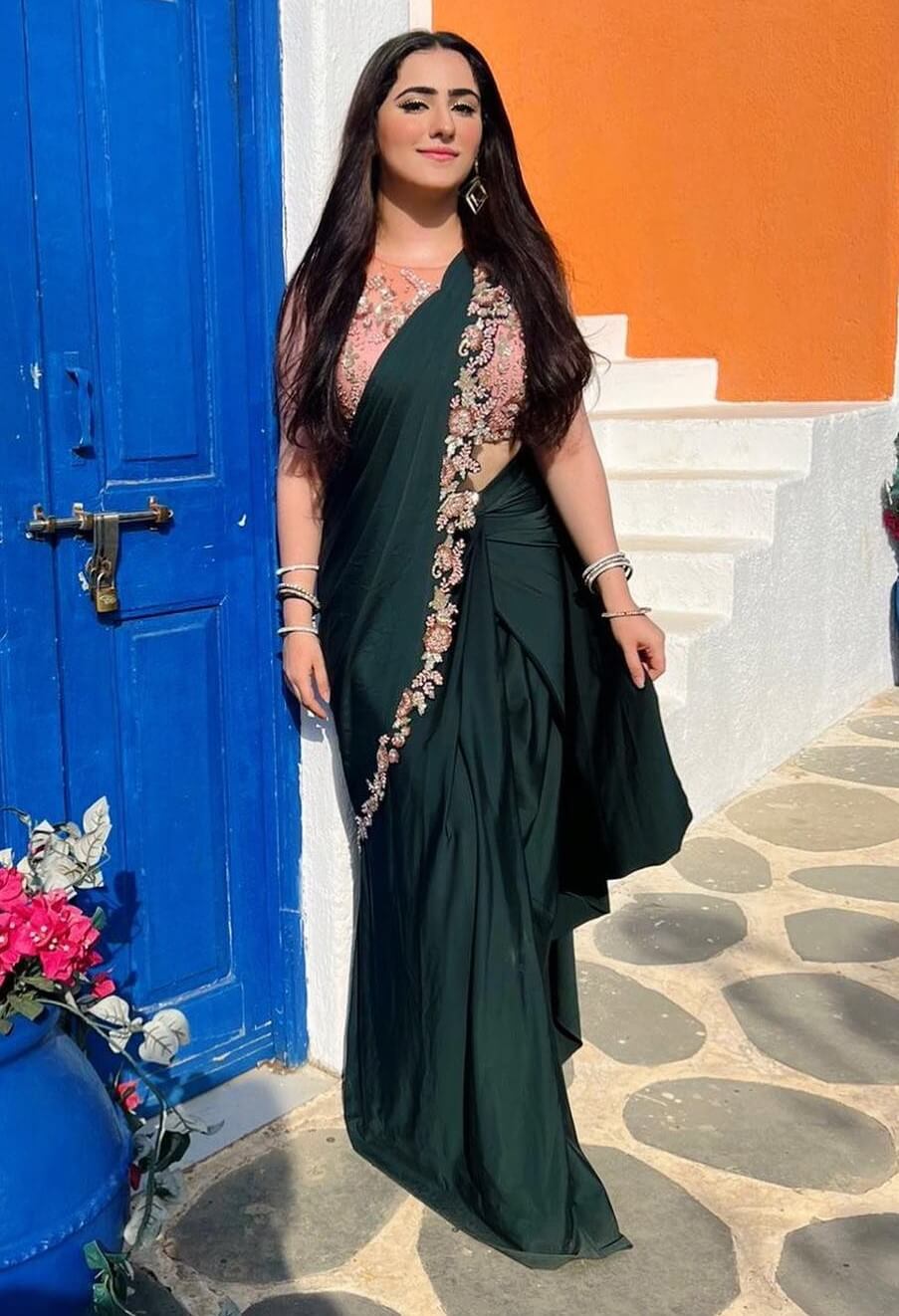 Gorgeous Diana Khan In Green Saree