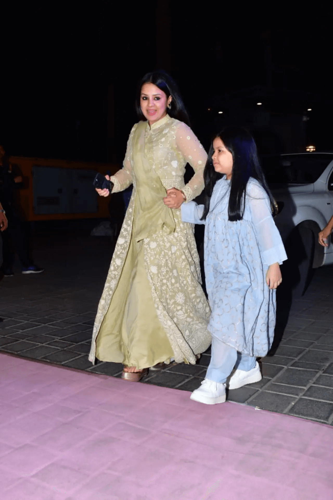 MS Dhoni's Wife Sakshi Singh Dhoni and Daughter Ziva - Bollywood Celebs Attends Aayush Sharma And Arpita Khan's Eid party