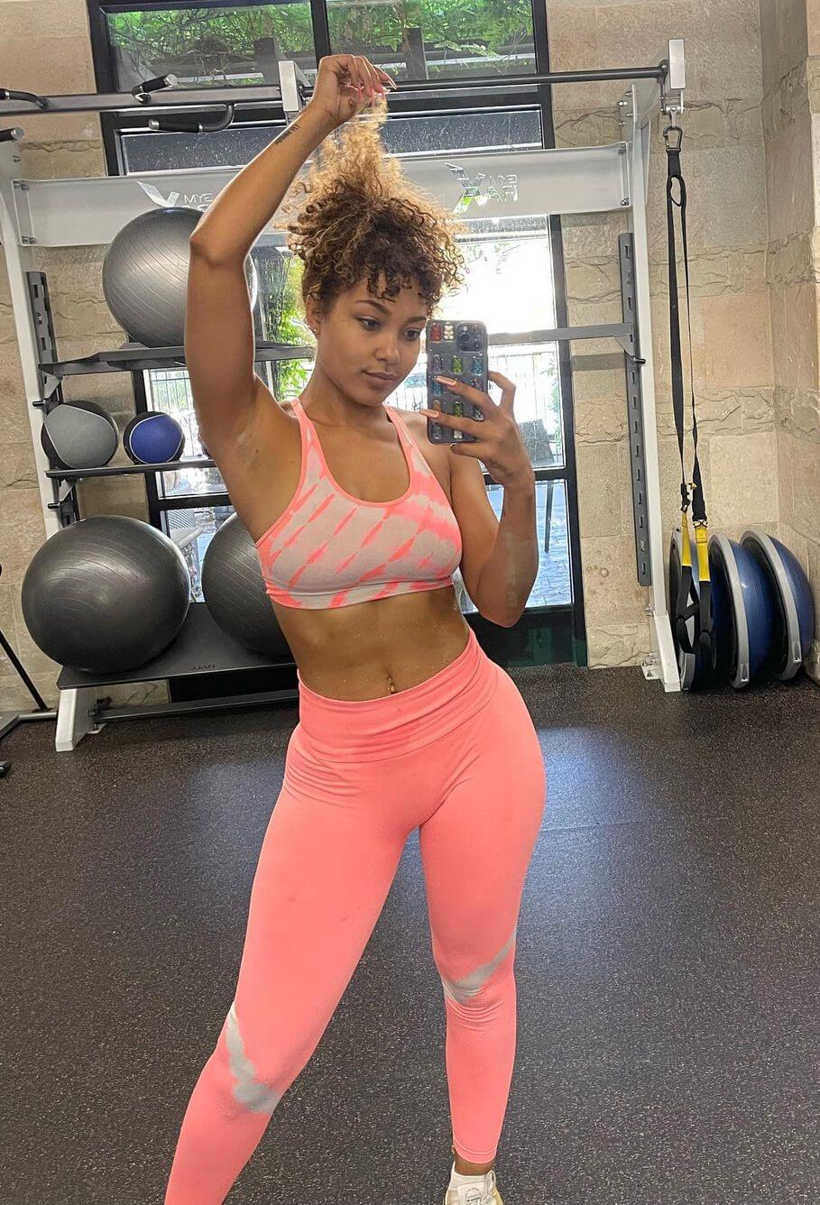 Parker McKenna Posey Puts an Oomph in Her Athleisure Look