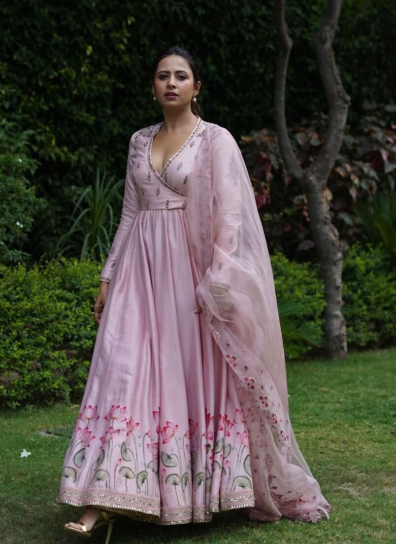 Qismat Fame Sargun Mehta In Pink Anarkali Suit With Deep V-Neckline