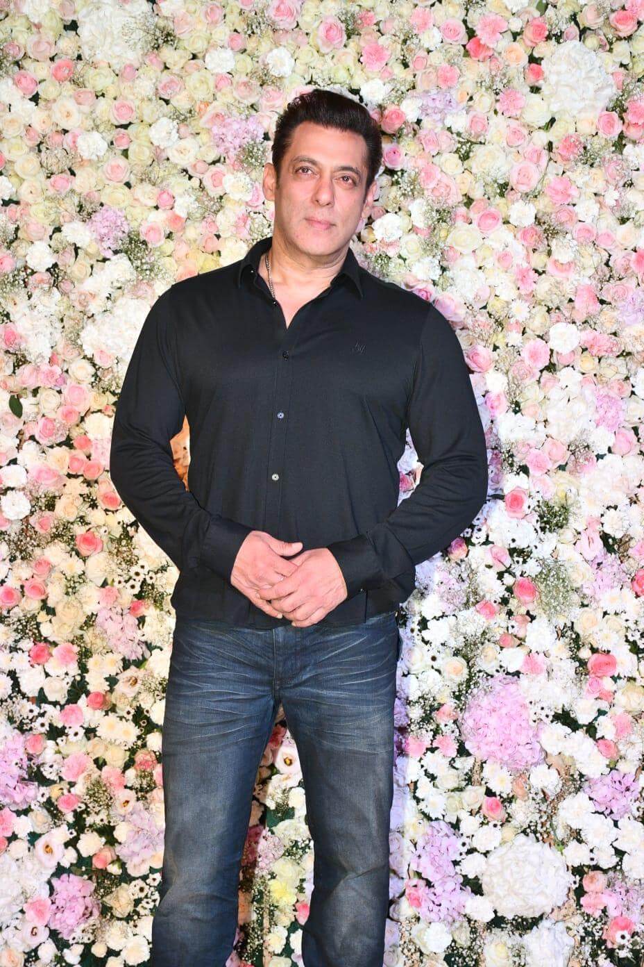 Salman Khan - Bollywood Celebs Attends Aayush Sharma And Arpita Khan's Eid party