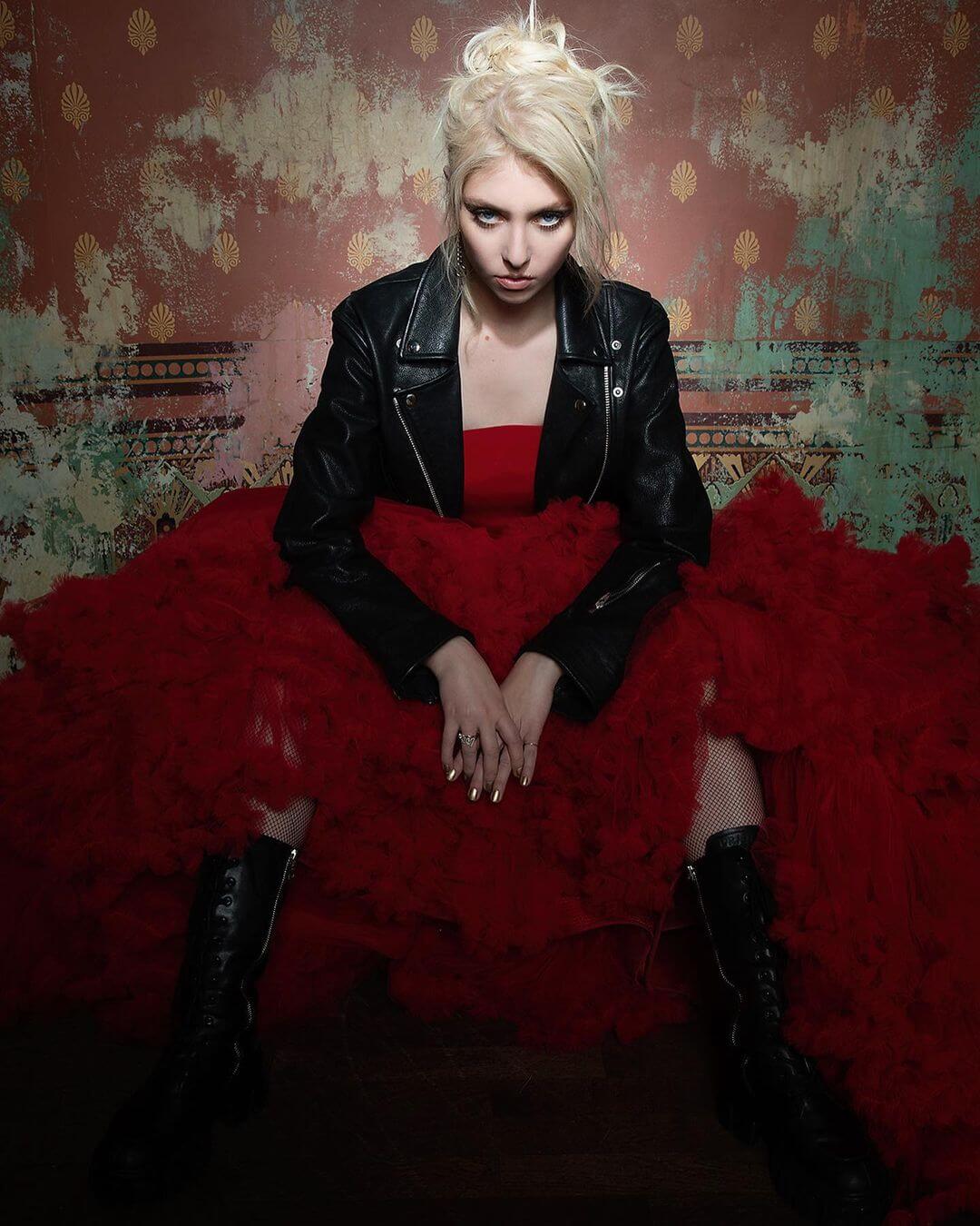 Taylor's enchanting look in a Red ruffled dress with a black jacket - Taylor Momsen