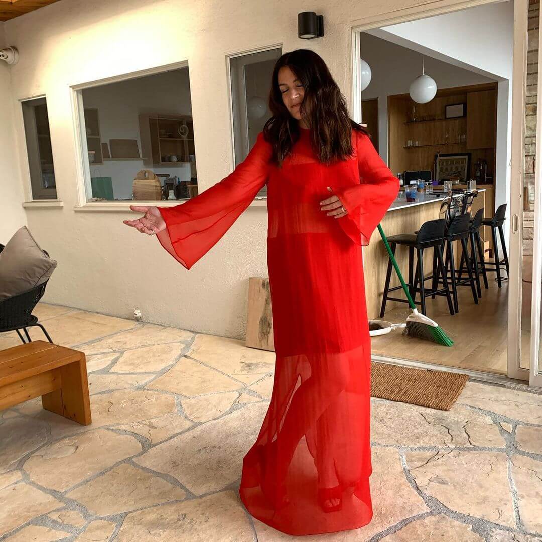 Abbi Jacobson In Red Sheering Flare Sleeves Long Dress