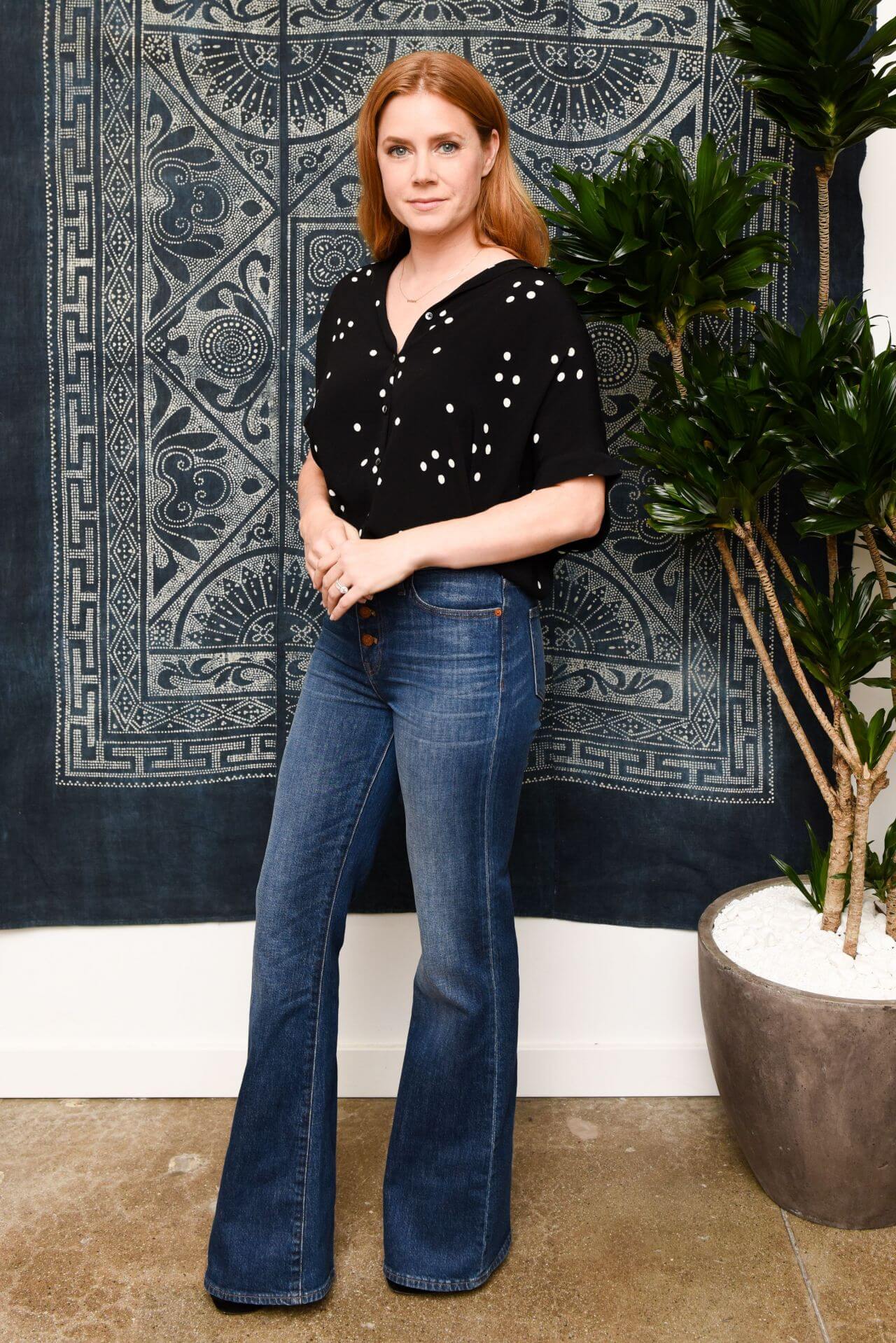 Amy Adams In Black Polka Dot Top With Blue Denim Jeans At ‘Madewell Celebrates the Holidays in Los Angeles