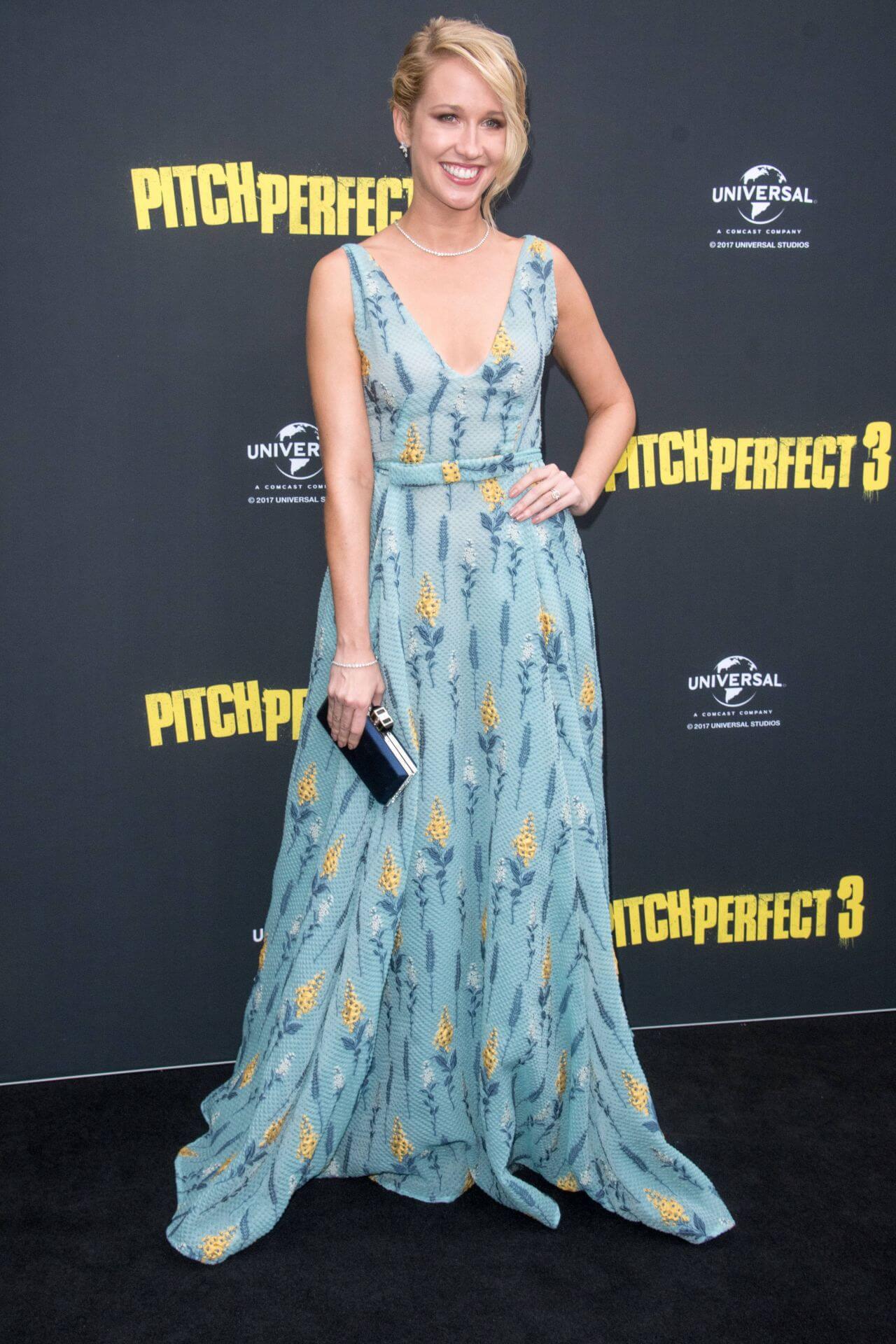 Anna Camp  In Blue Printed V Neck Sleeveless Long Maxi Dress At “Pitch Perfect 3” Premiere in Sydney