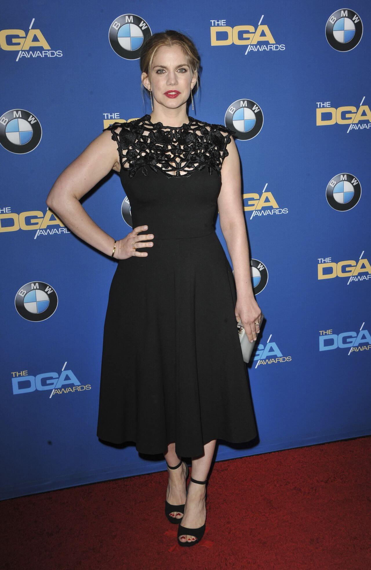Anna Chlumsky  In Black Sleeveless Fit & Flare Gown At DGA Awards in Beverly Hills