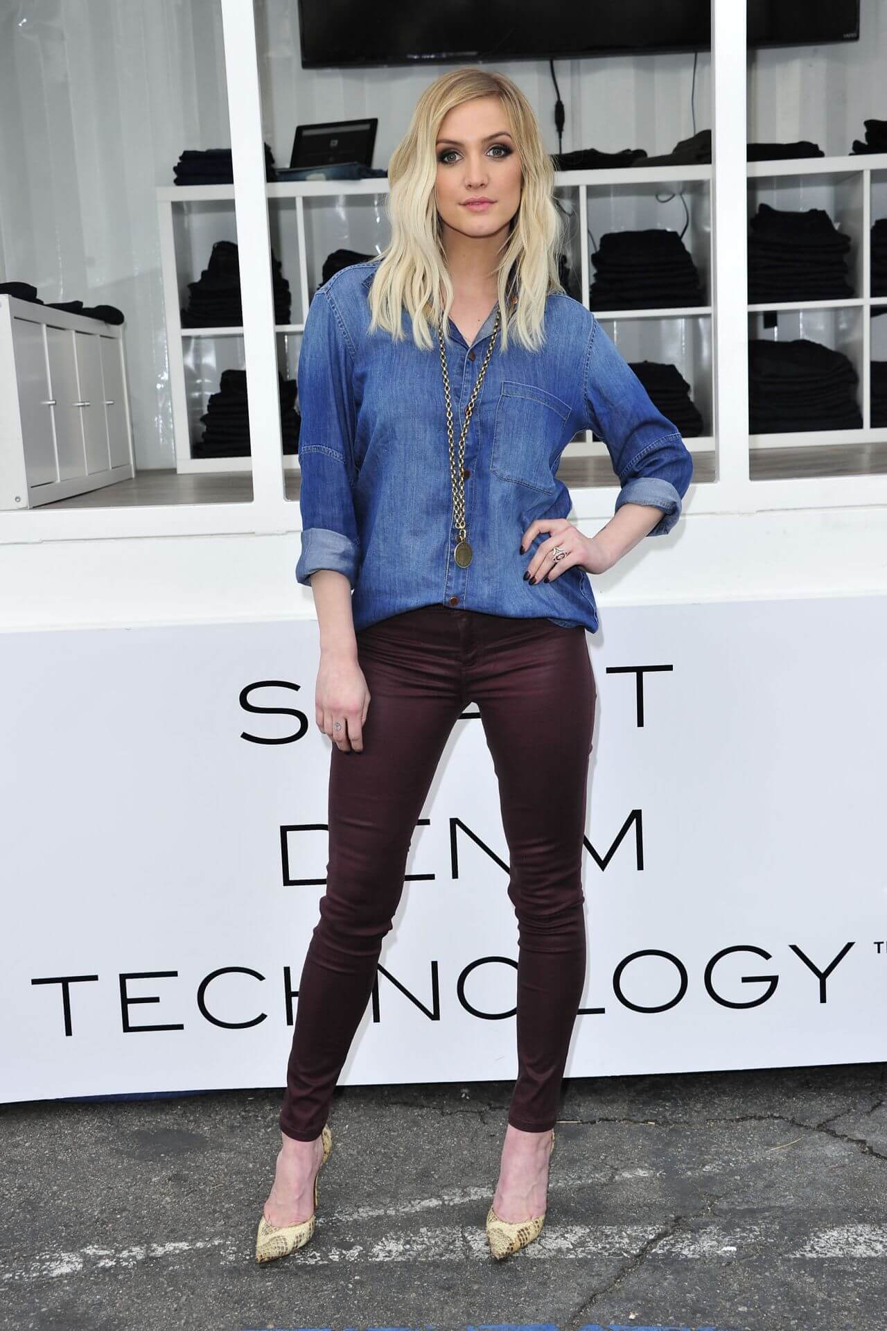 Ashlee Simpson In Blue Denim Shirt With Maroon Jeans At DL Premium Denim Digital Showroom in Venice