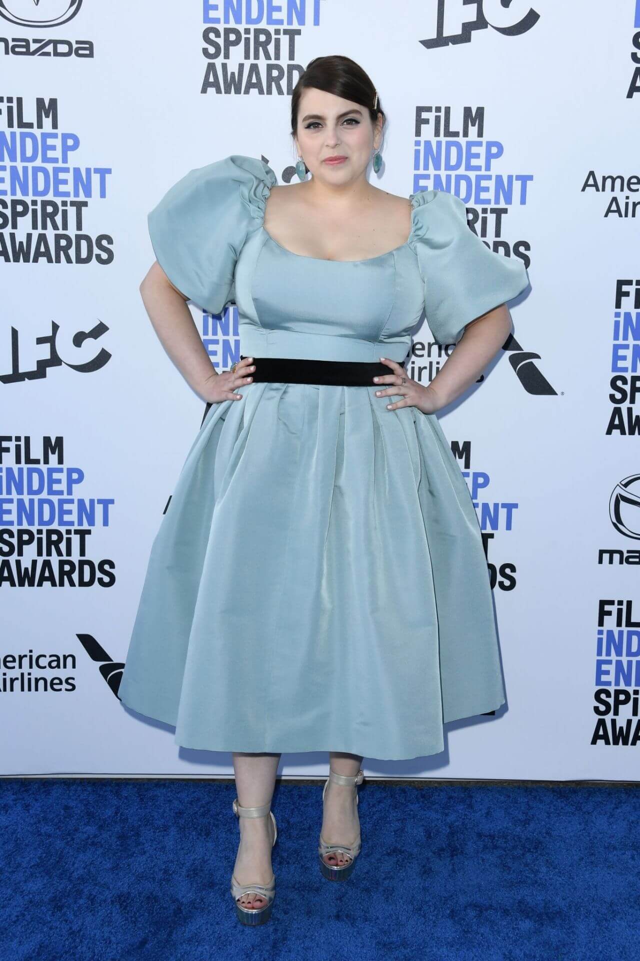 Beanie Feldstein  In Ice Blue Baggy Sleeves Pleated Short Gown At Film Independent Spirit Awards