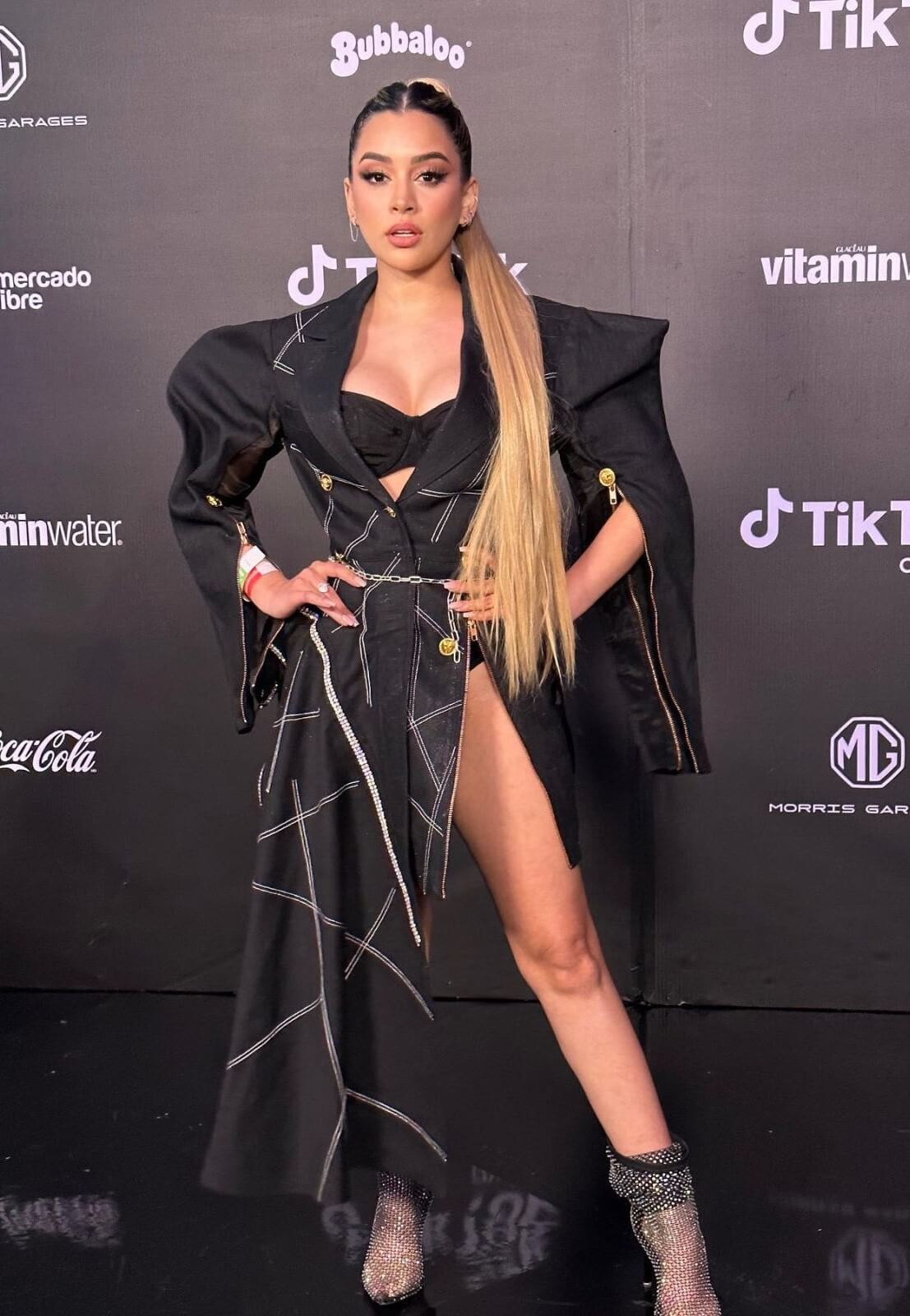 Brianda Deyanara Stunning Looks In Black Puffed Sleeves Checked Long Slit Cut Outfit