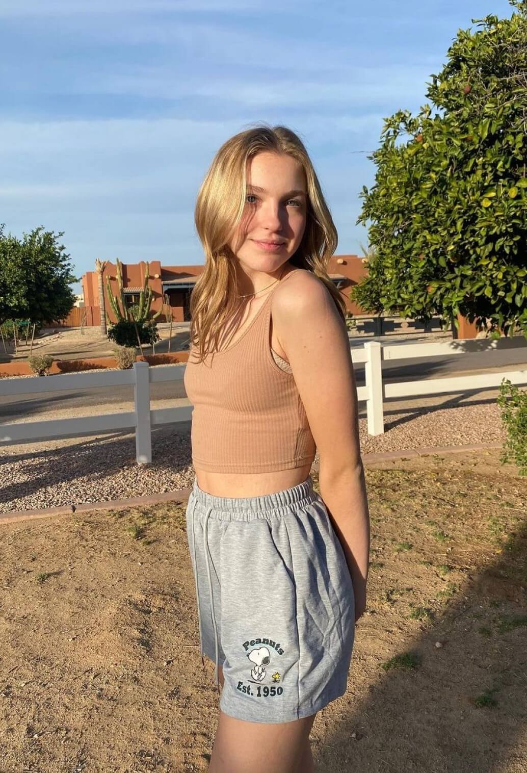 Brynn Rumfallo Pretty Looks In Beige Crop Top With Short Pants Outfits