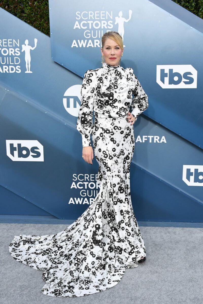 Christina Applegate  In Black & White Printed Full Sleeves Long Flare Gown At Screen Actors Guild Awards