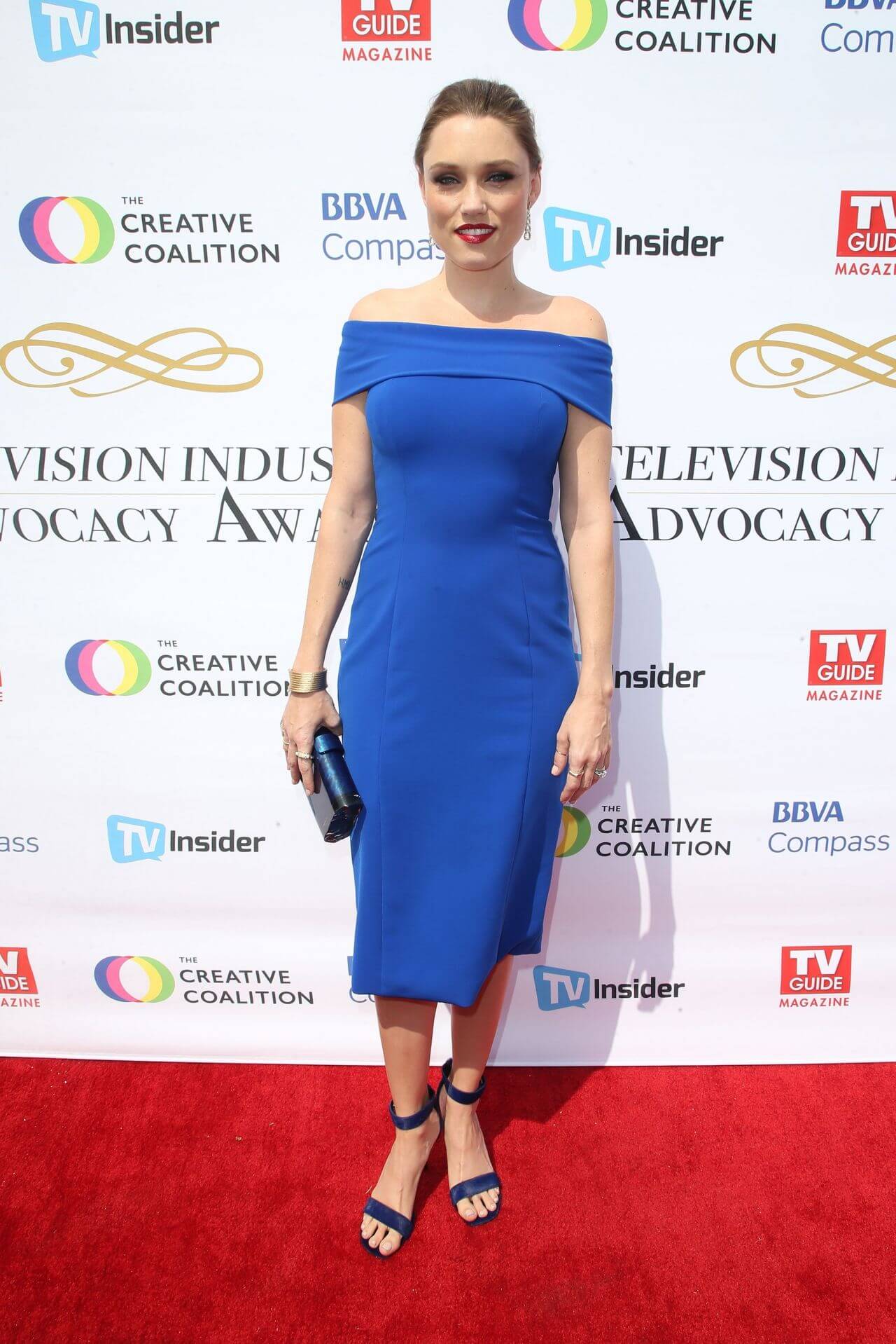 Clare Grant  In Blue Off Shoulder Bodycon Dress At Television Industry Advocacy Awards in LA