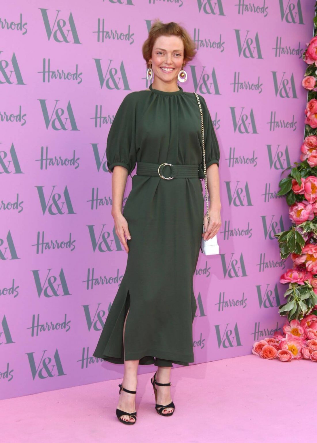 Camilla Rutherford - Outfits, Style, And Looks - K4 Fashion
