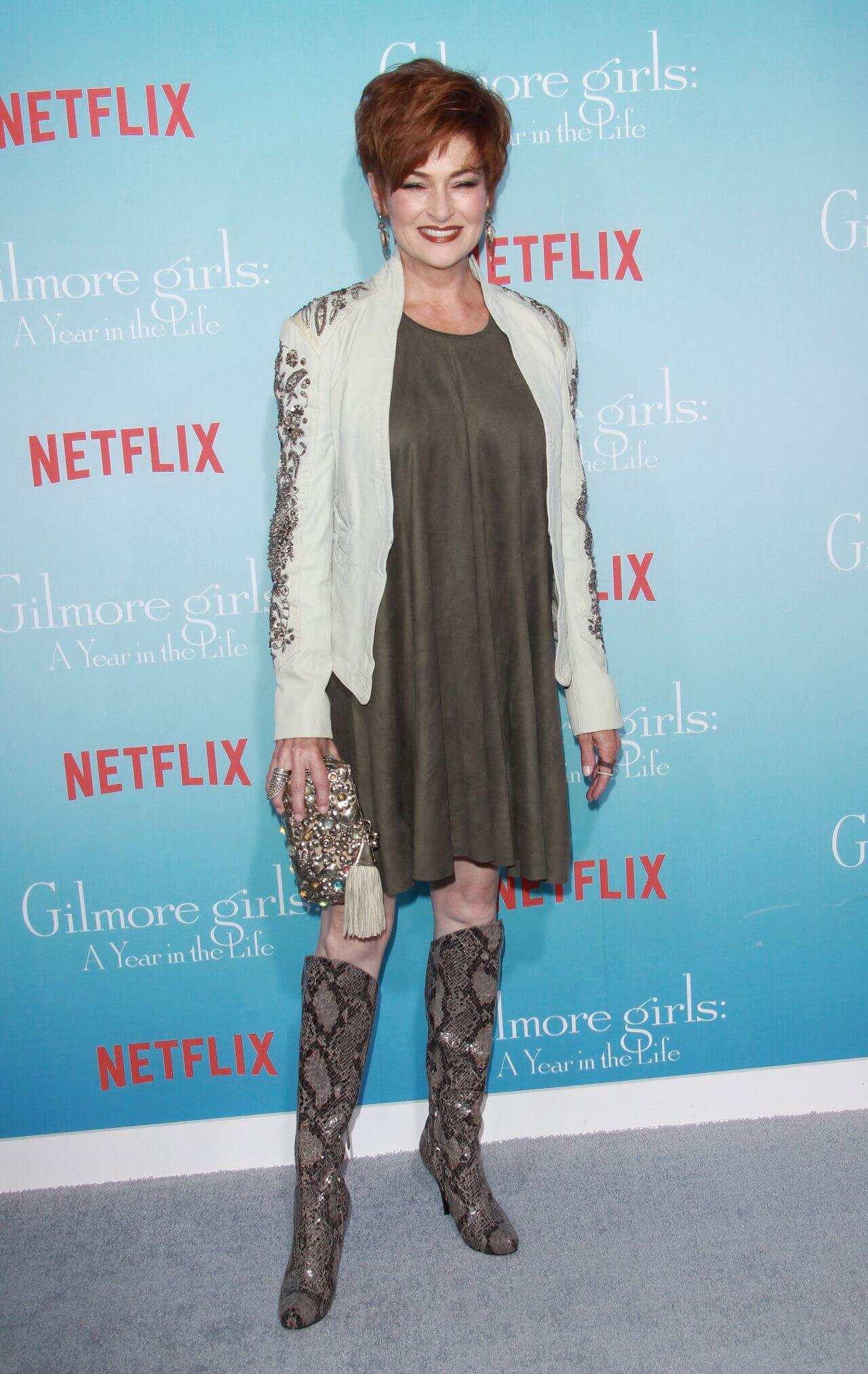 Carolyn Hennesy Gorgeous Looks  In Off White Short Shrug With Baggy Short Dress