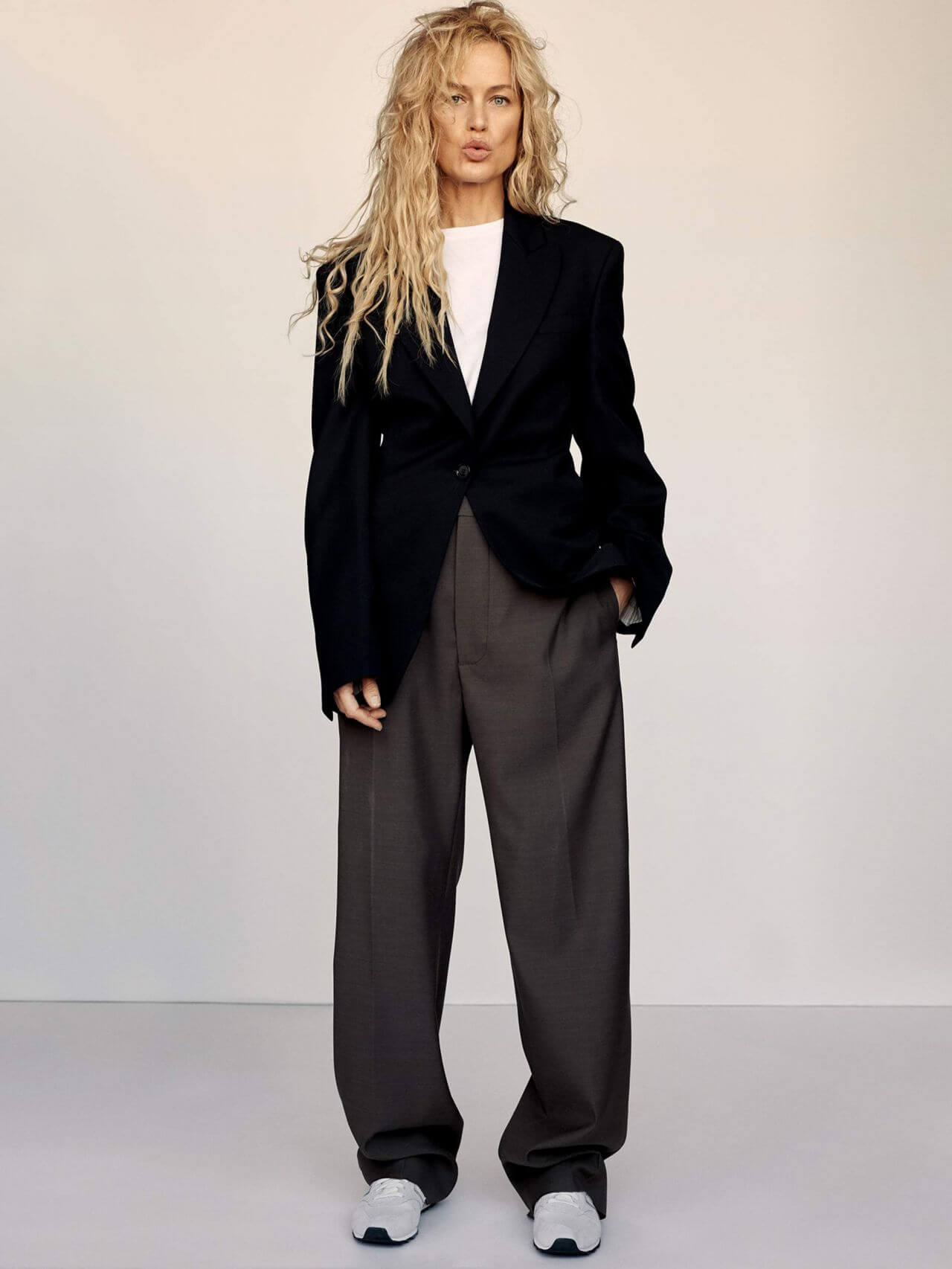 Carolyn Murphy  In Black Blazer Under White Top With Pants At The Edit by Net-A-Porter