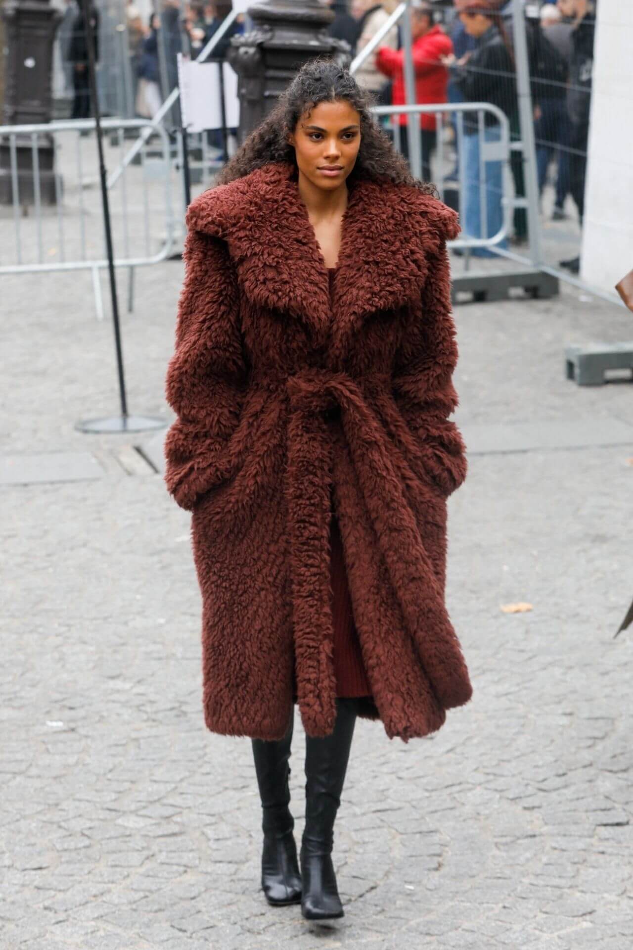 Cindy Bruna In Brown Fur Long Overcoat  At Stella McCartney Show In Paris Fashion Week