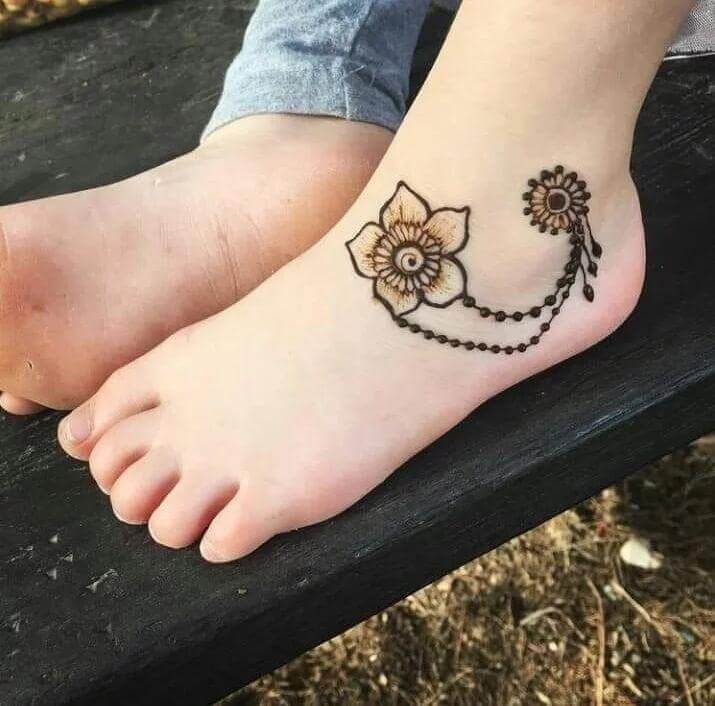 Simple Foot Floral Mehndi Design for Kids