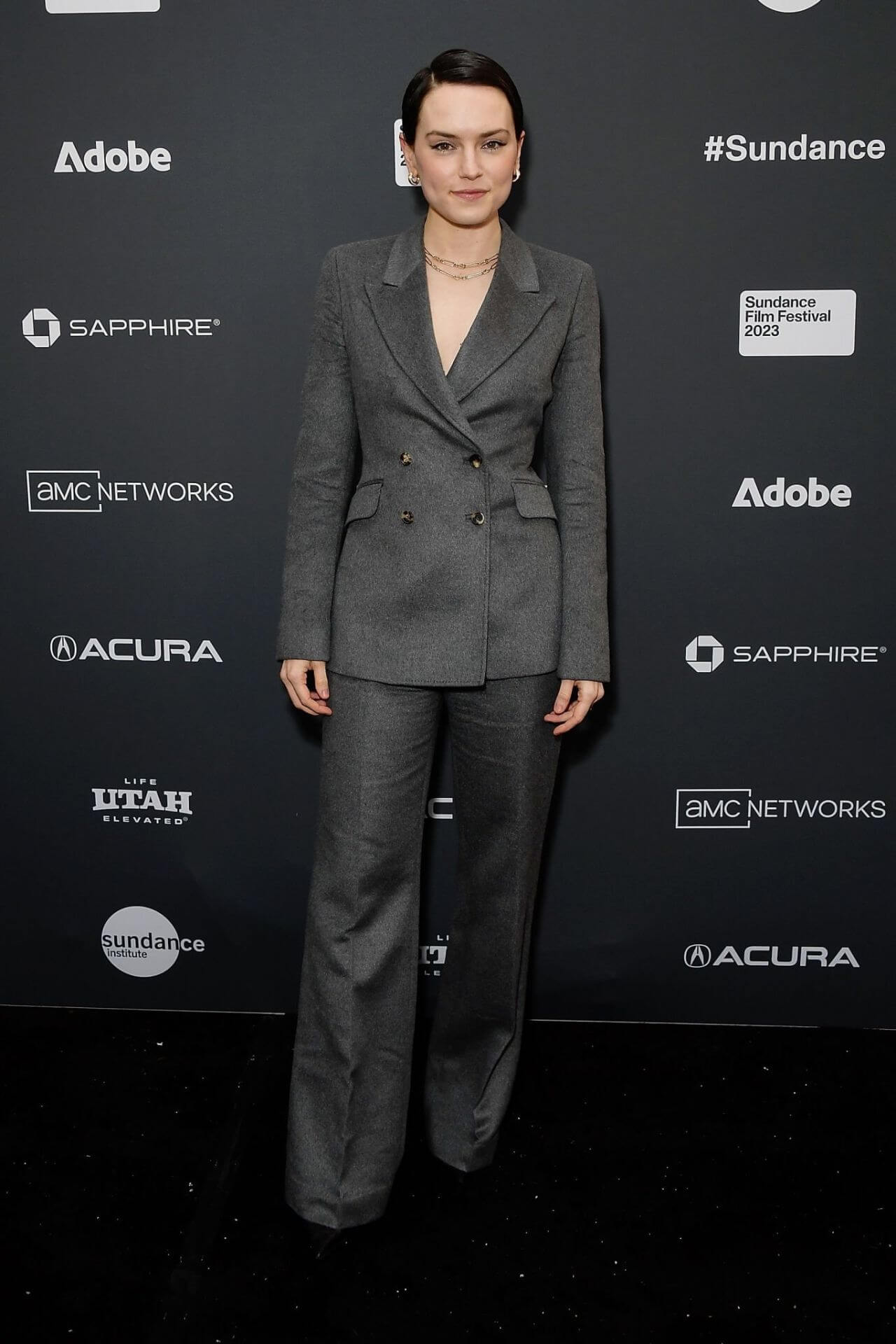 Daisy Ridley In Grey  Blazer and Pants Outfit