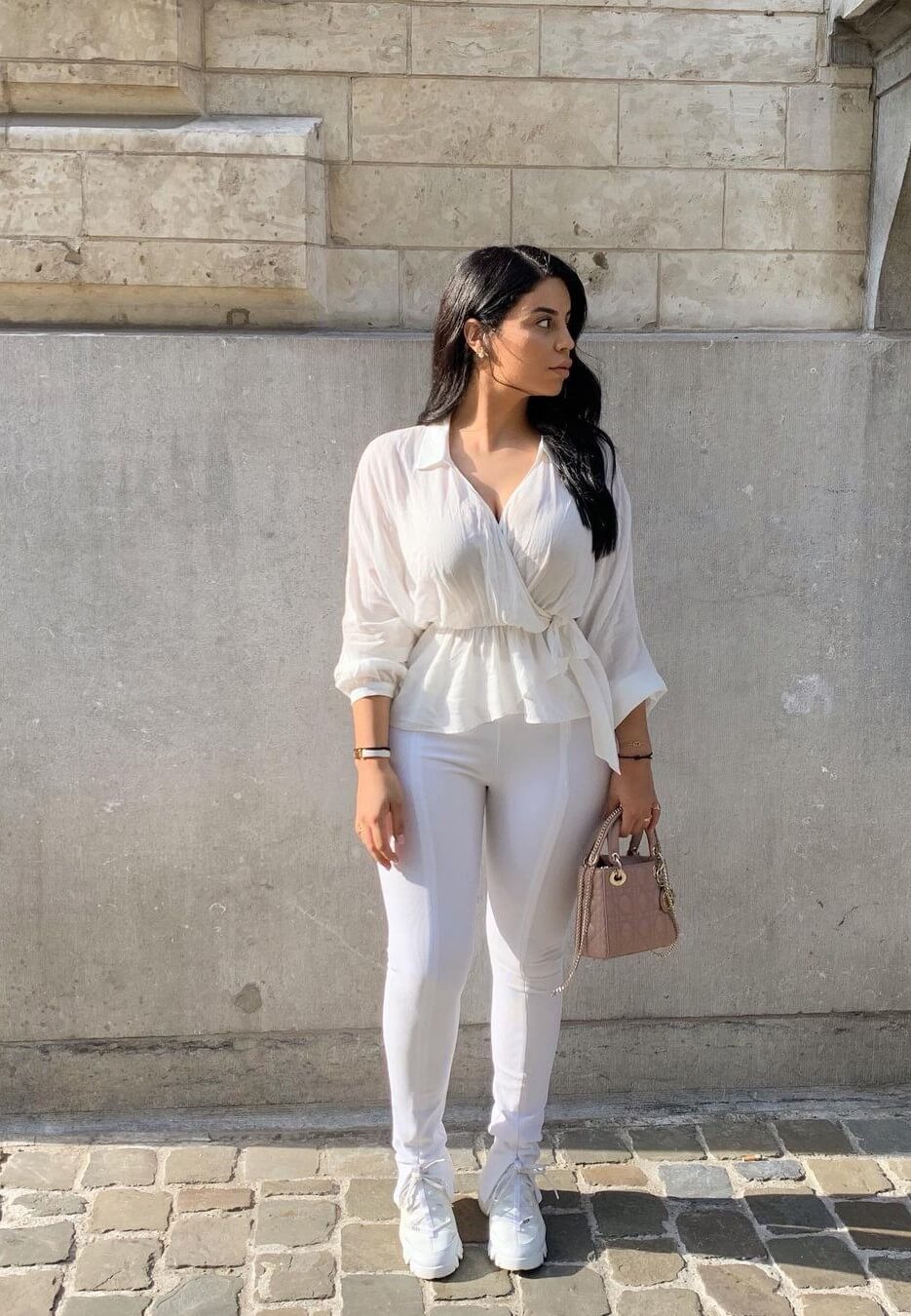 Selma Omari In White Baggy Top With Pants