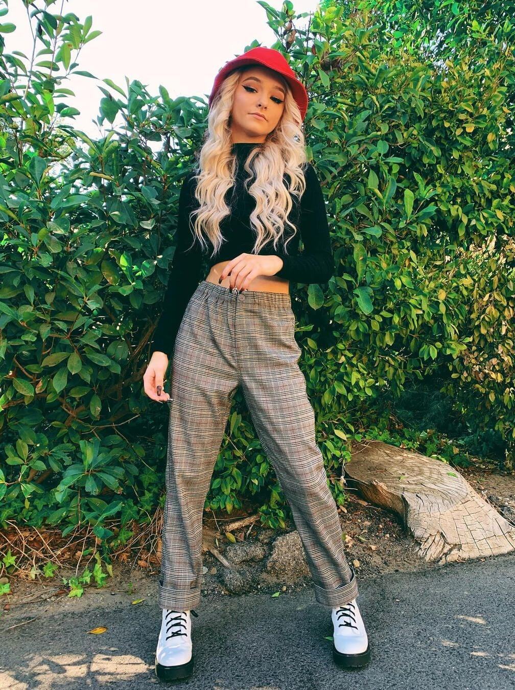 Zoe Laverne In Black Full Sleeves Crop Top With Pants