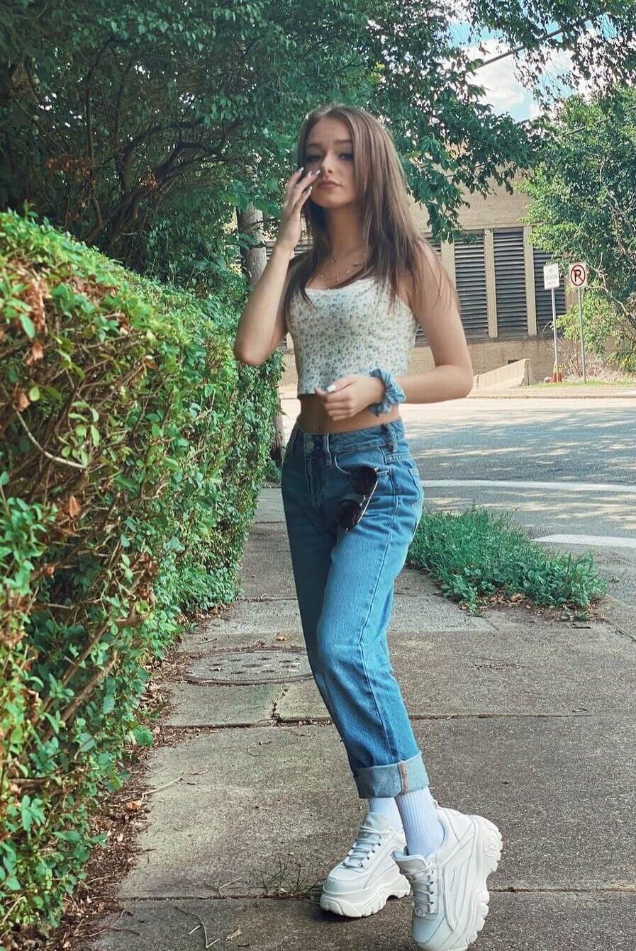 Zoe Laverne In White Crop Top With Denim Jeans