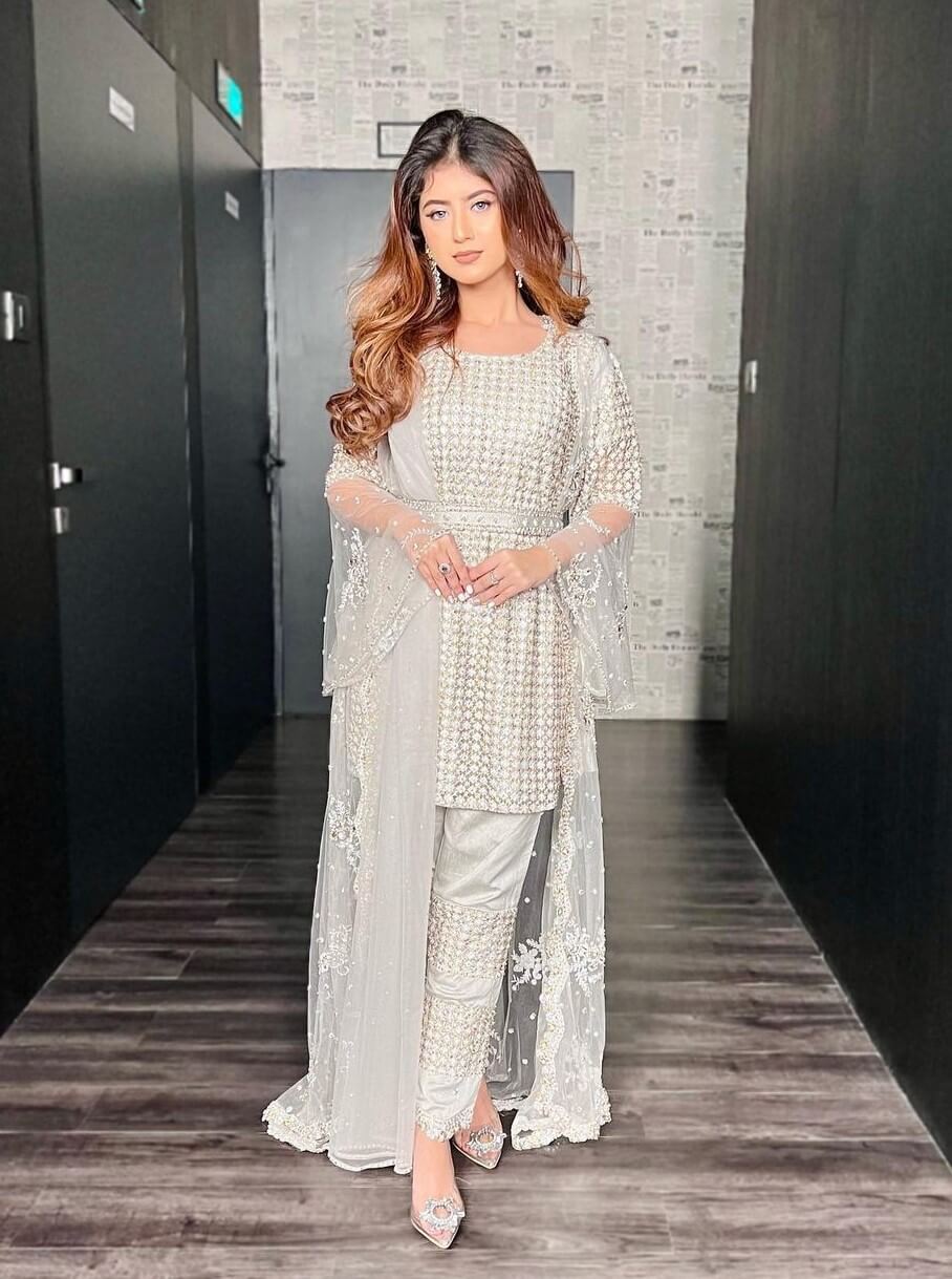 Arishfa Khan In Grey Shimmery Kurti and Pants With a Long Shrug