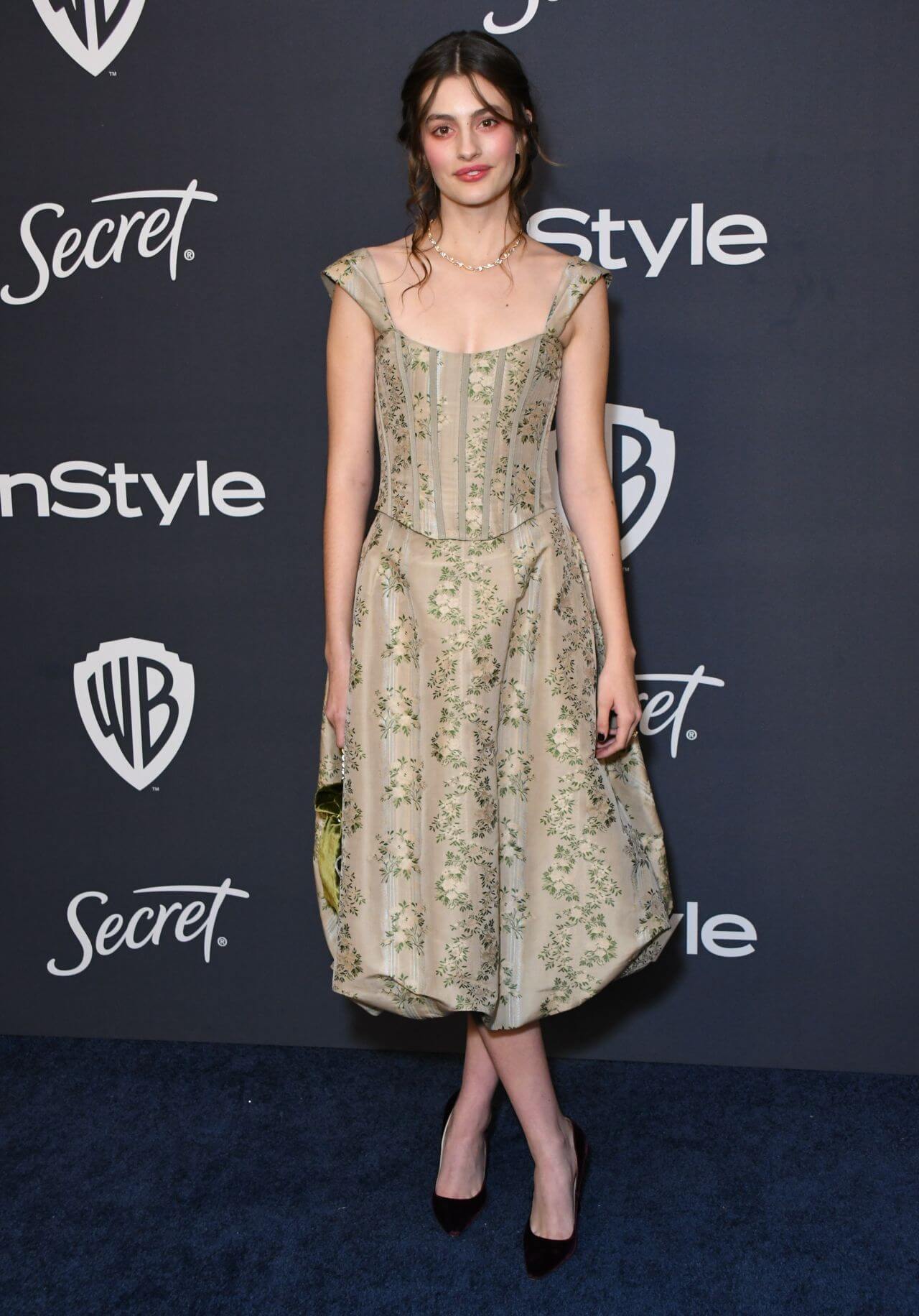 Diana Silvers  In Olive Green Printed Short Gown