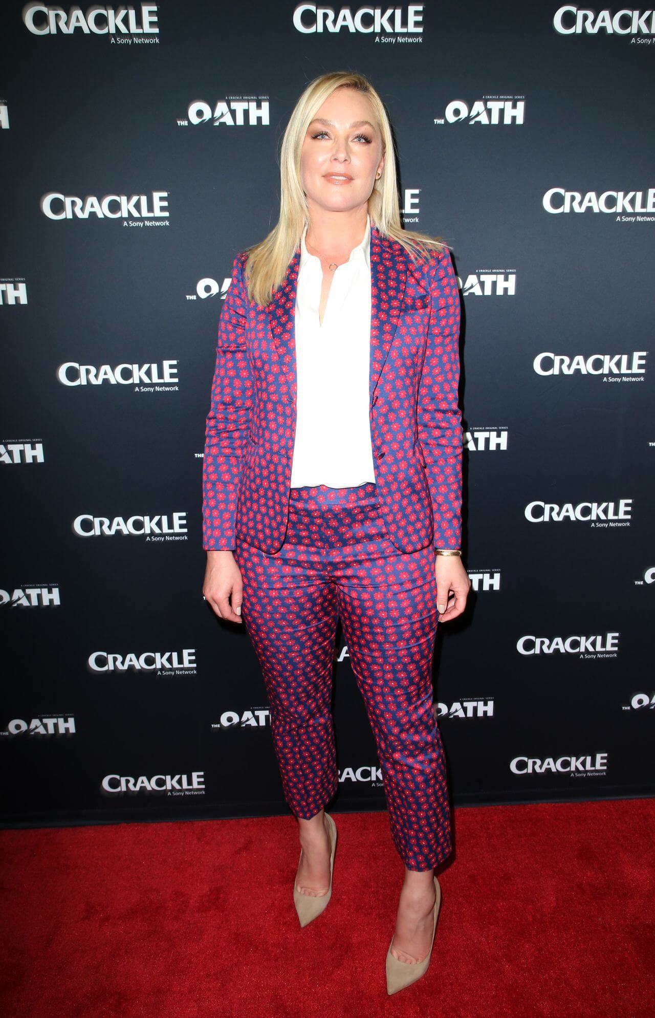 Elisabeth Rohm In Printed Blazer And Pants With White Top