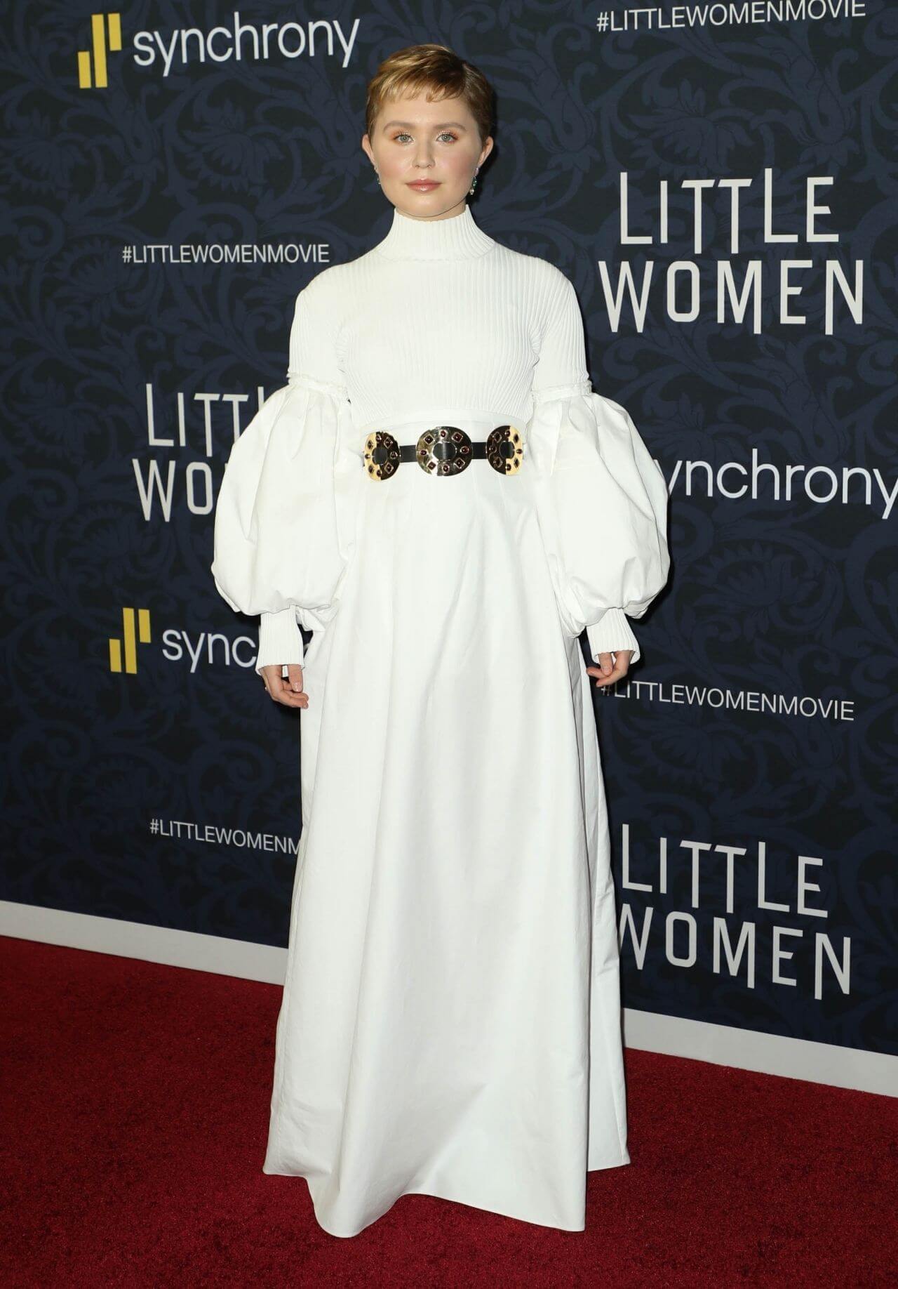 Eliza Scanlen In White Baggy Sleeves Long Dress