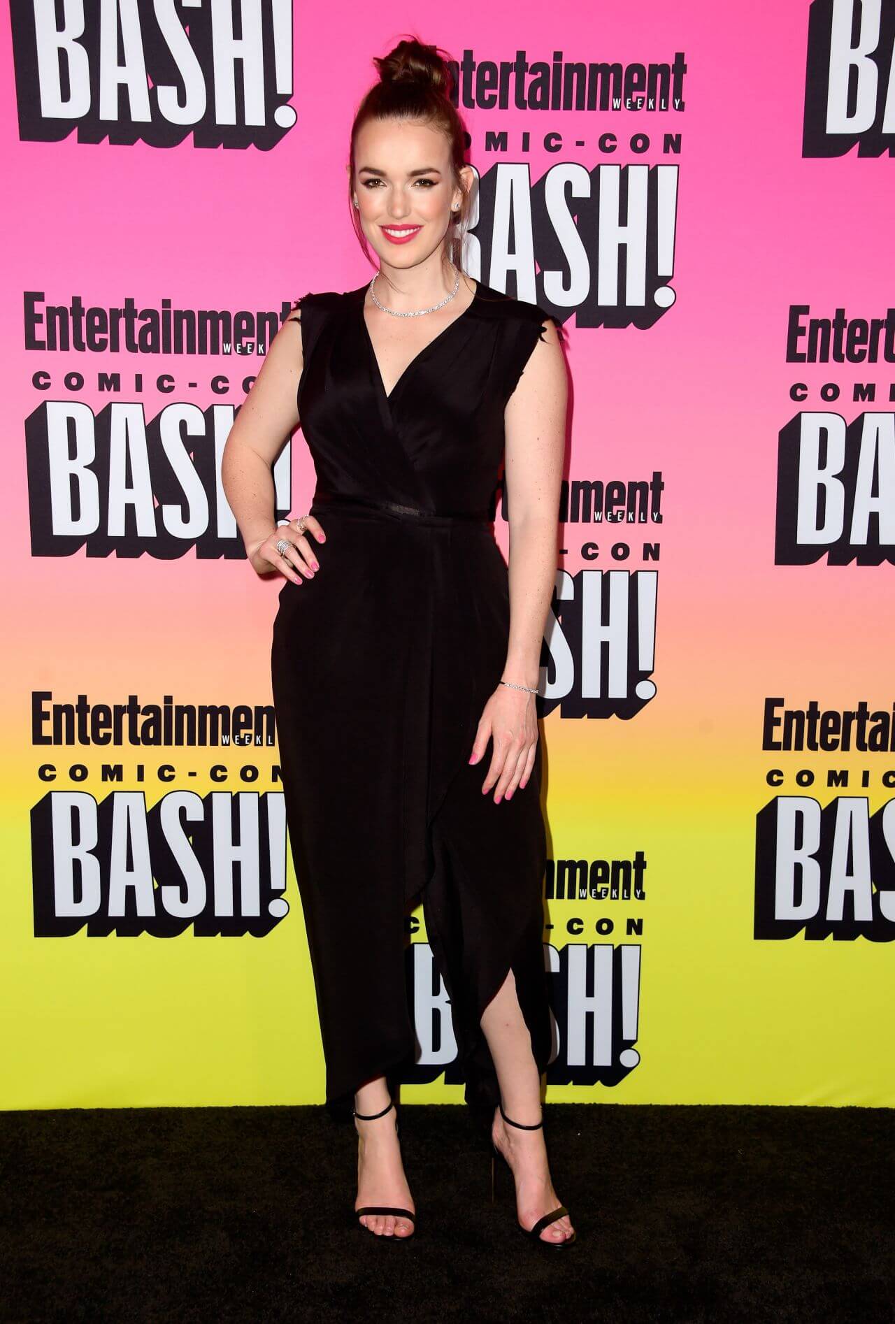 Elizabeth Henstridge In Black Sleeveless Jumpsuit