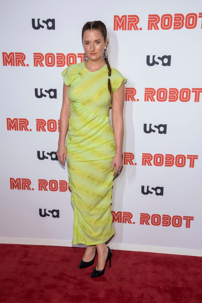 Grace Gummer In Pleated Bodycon Dress