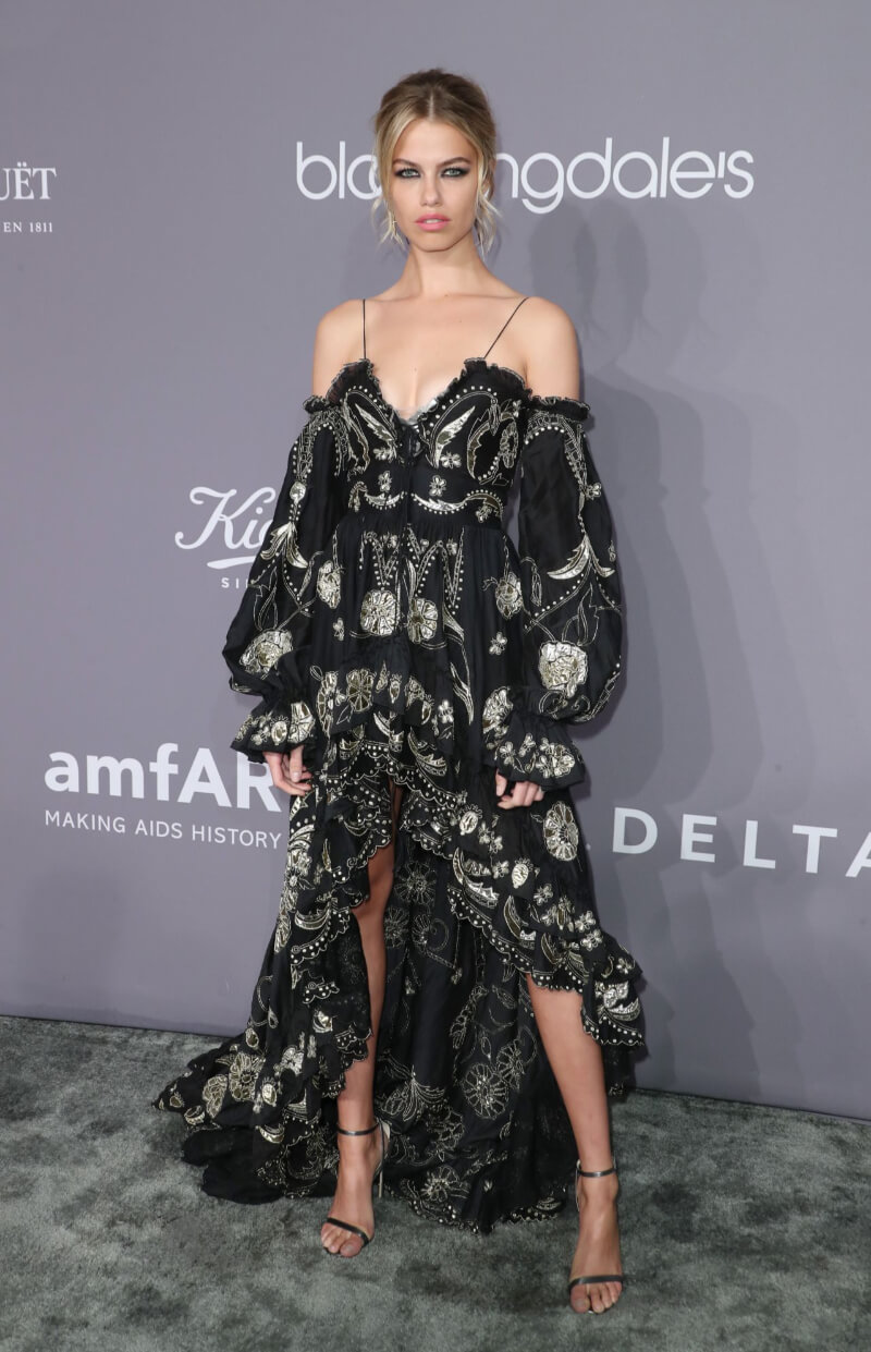 Hailey Clauson In Black Embroidery Baggy A-Line Gown