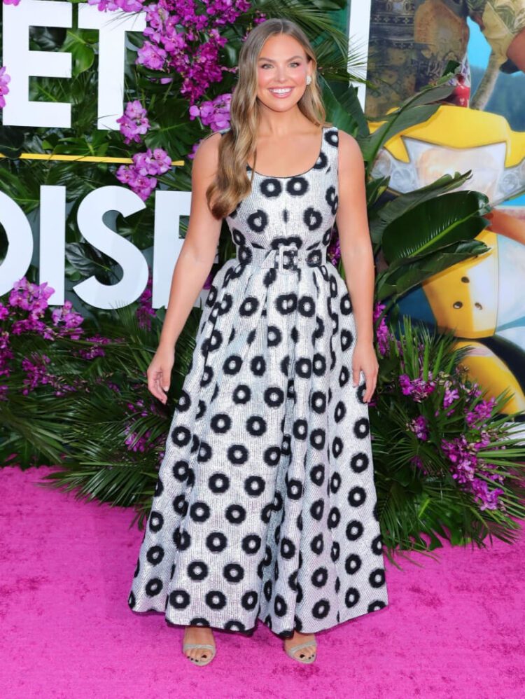 Hannah Brown In Printed Sleeveless Baggy Outfit